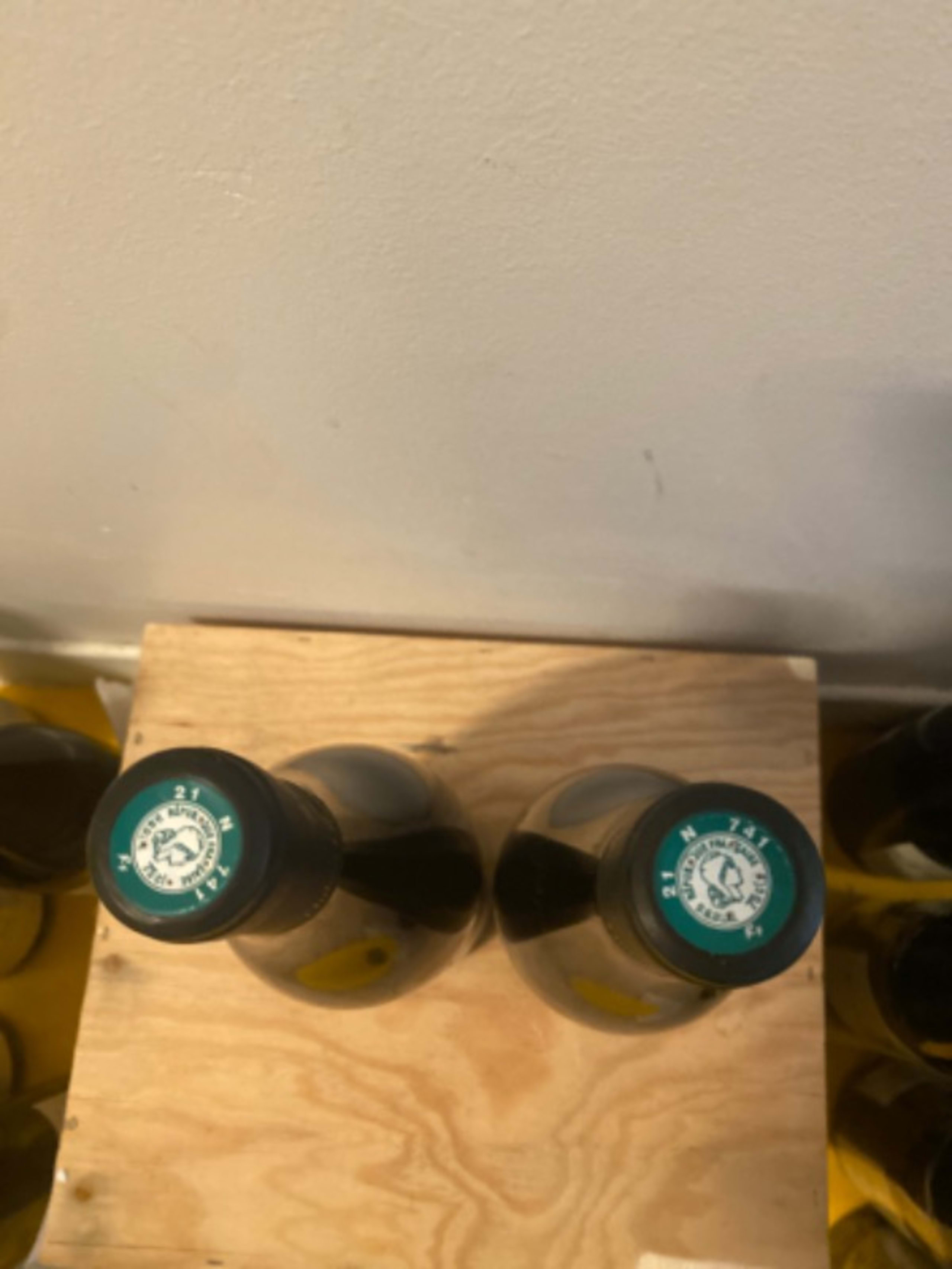 Caps