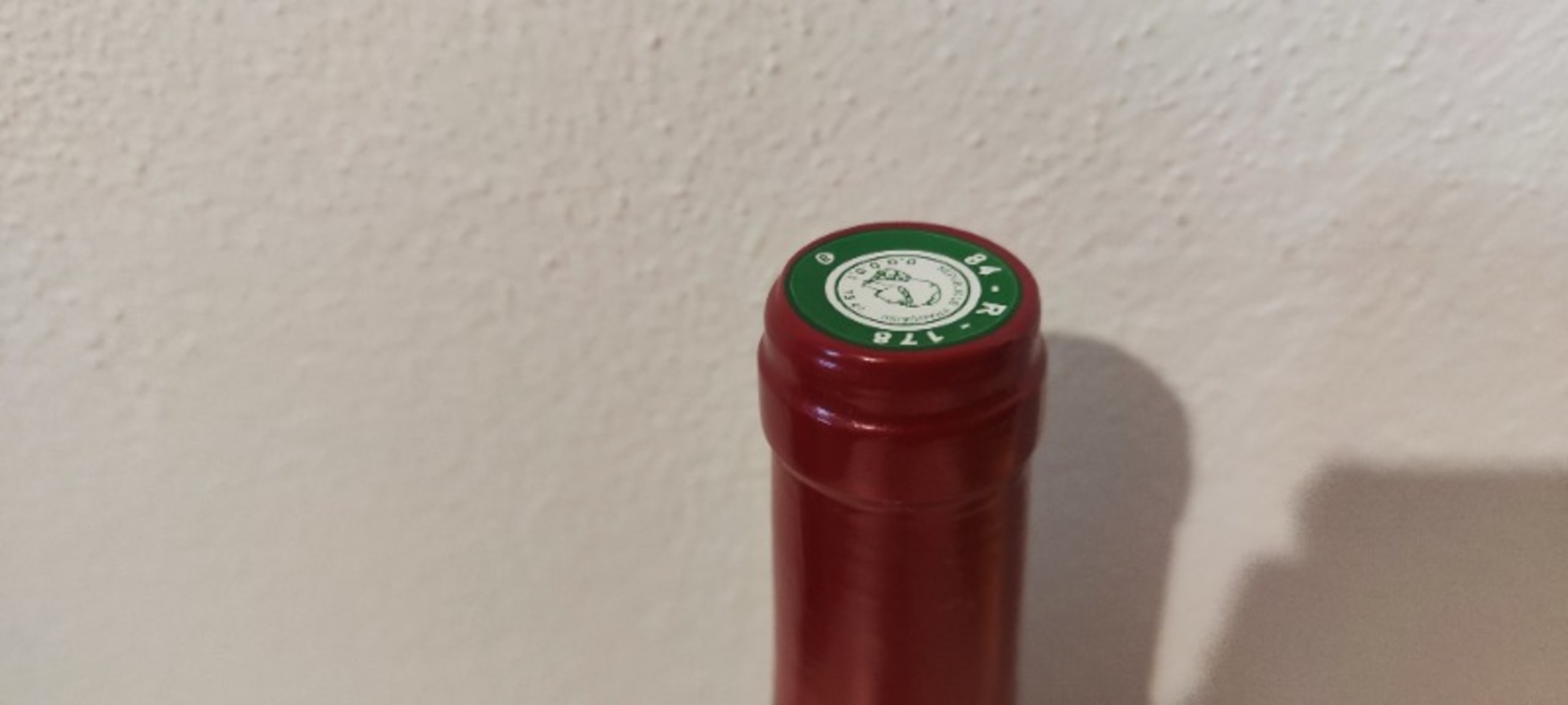 Caps