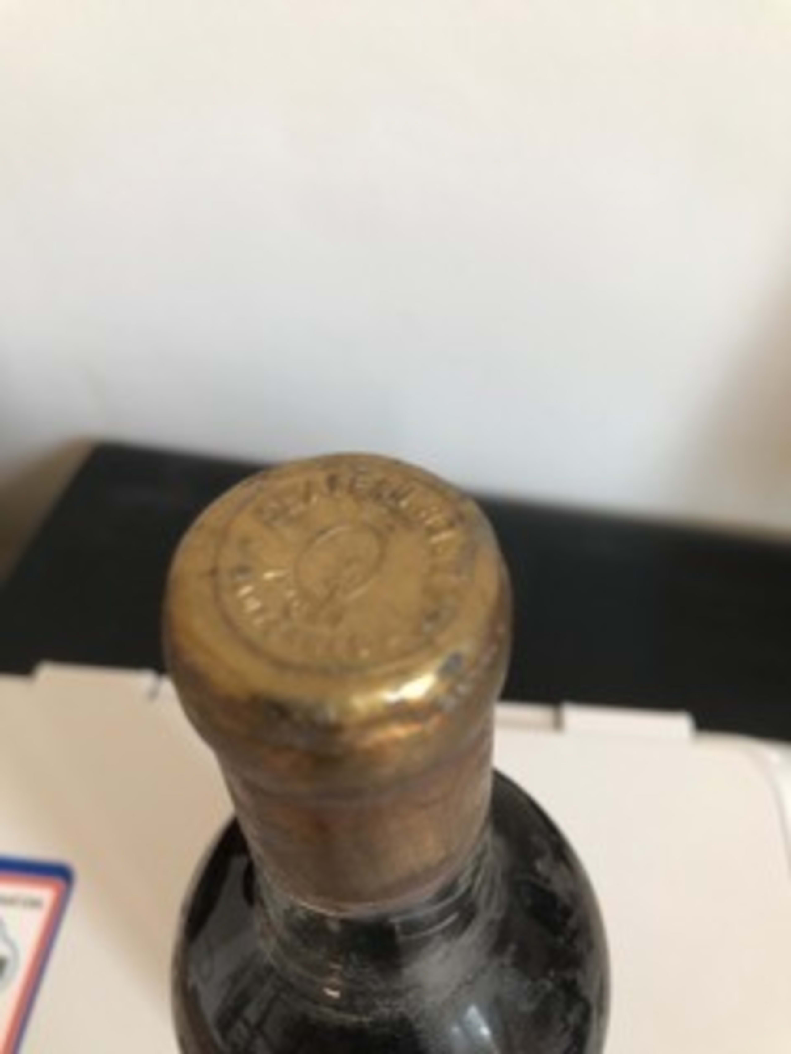 Caps