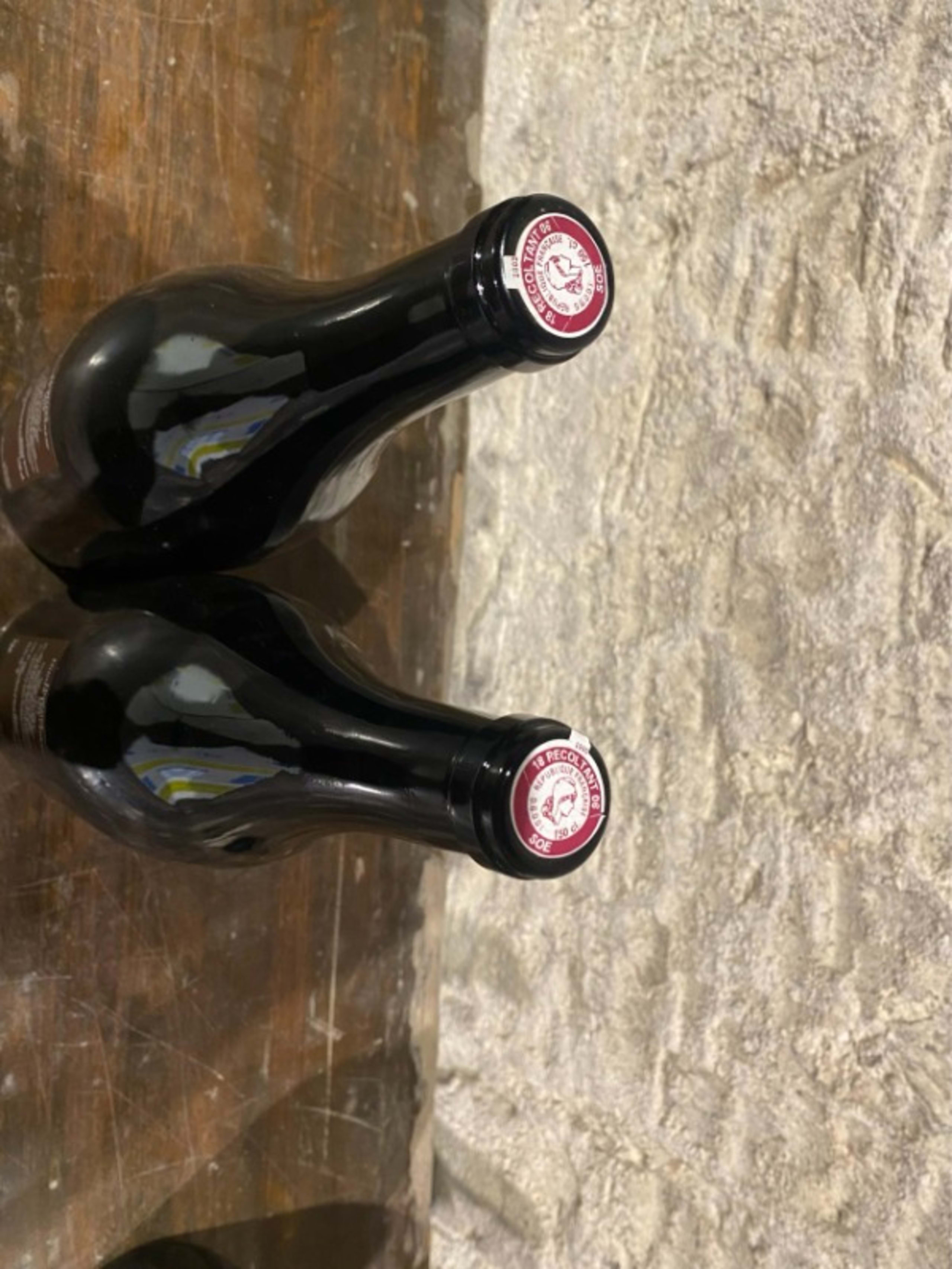Caps