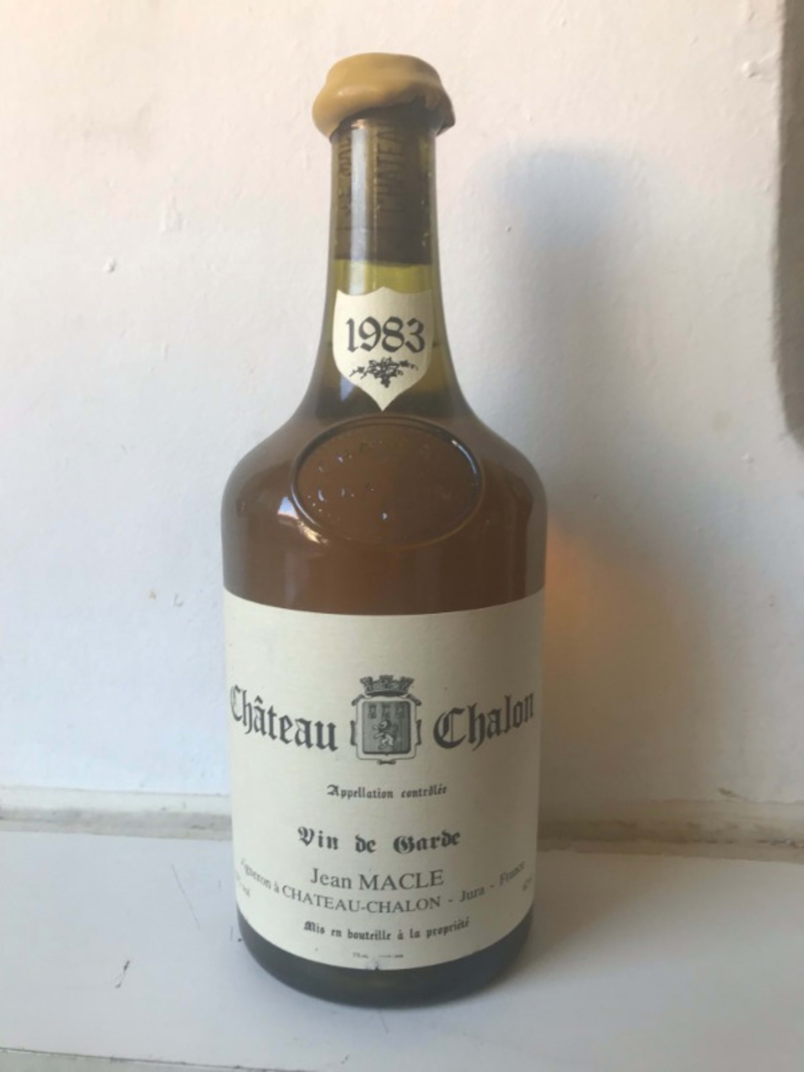Vin de garde, Jean Macle, Château-Châlon, 1983 (62cl)