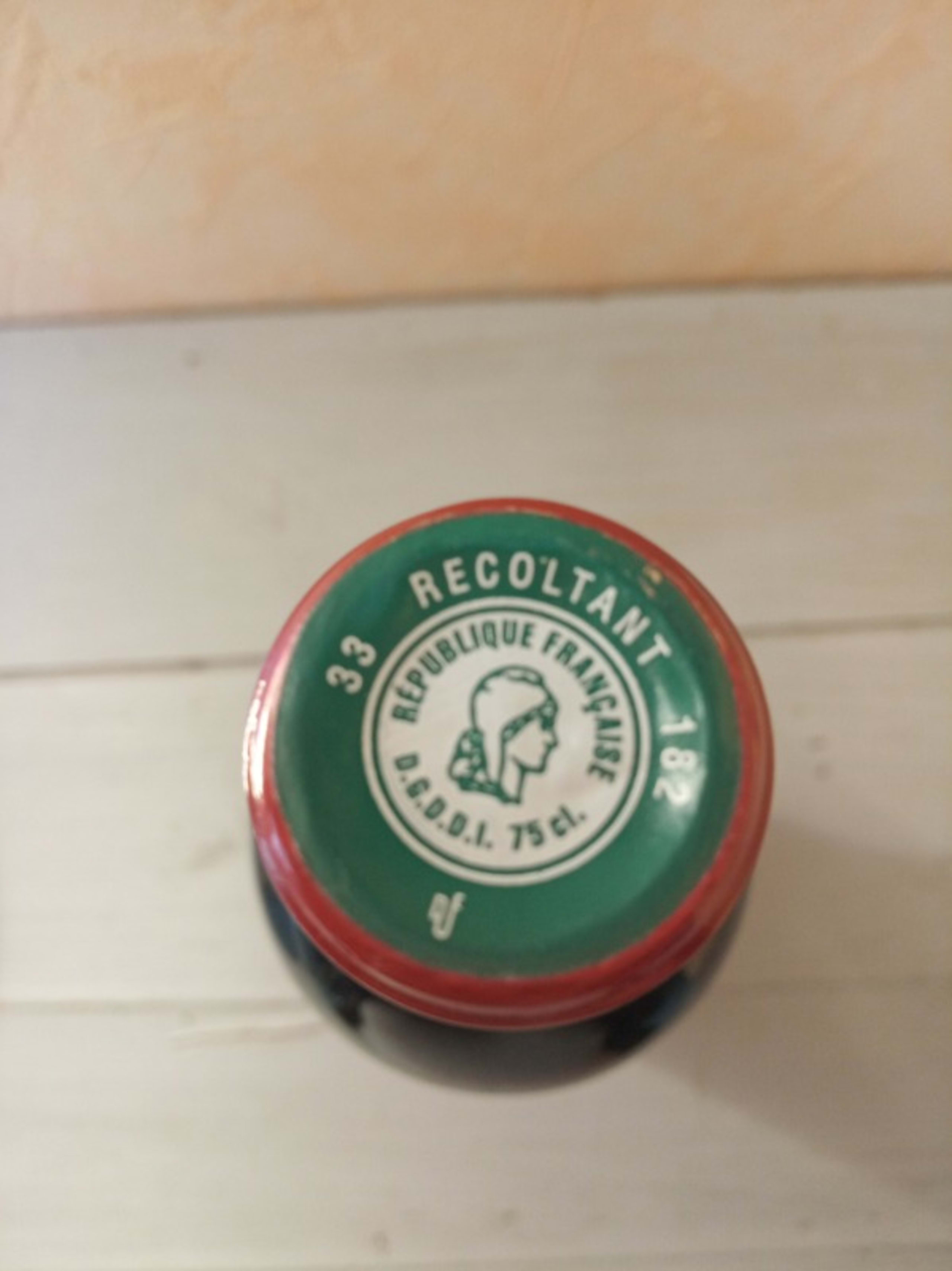 Caps