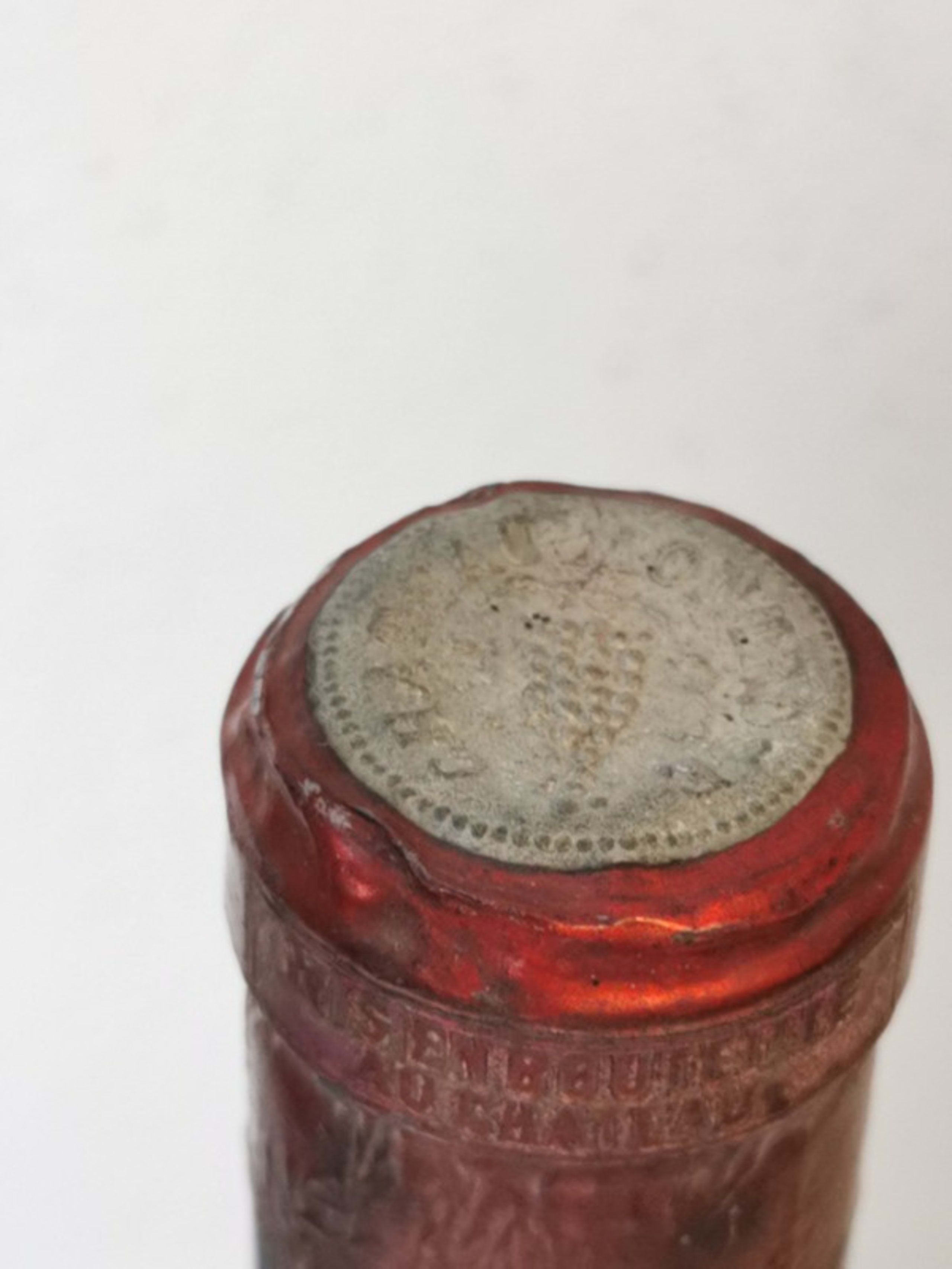 Caps