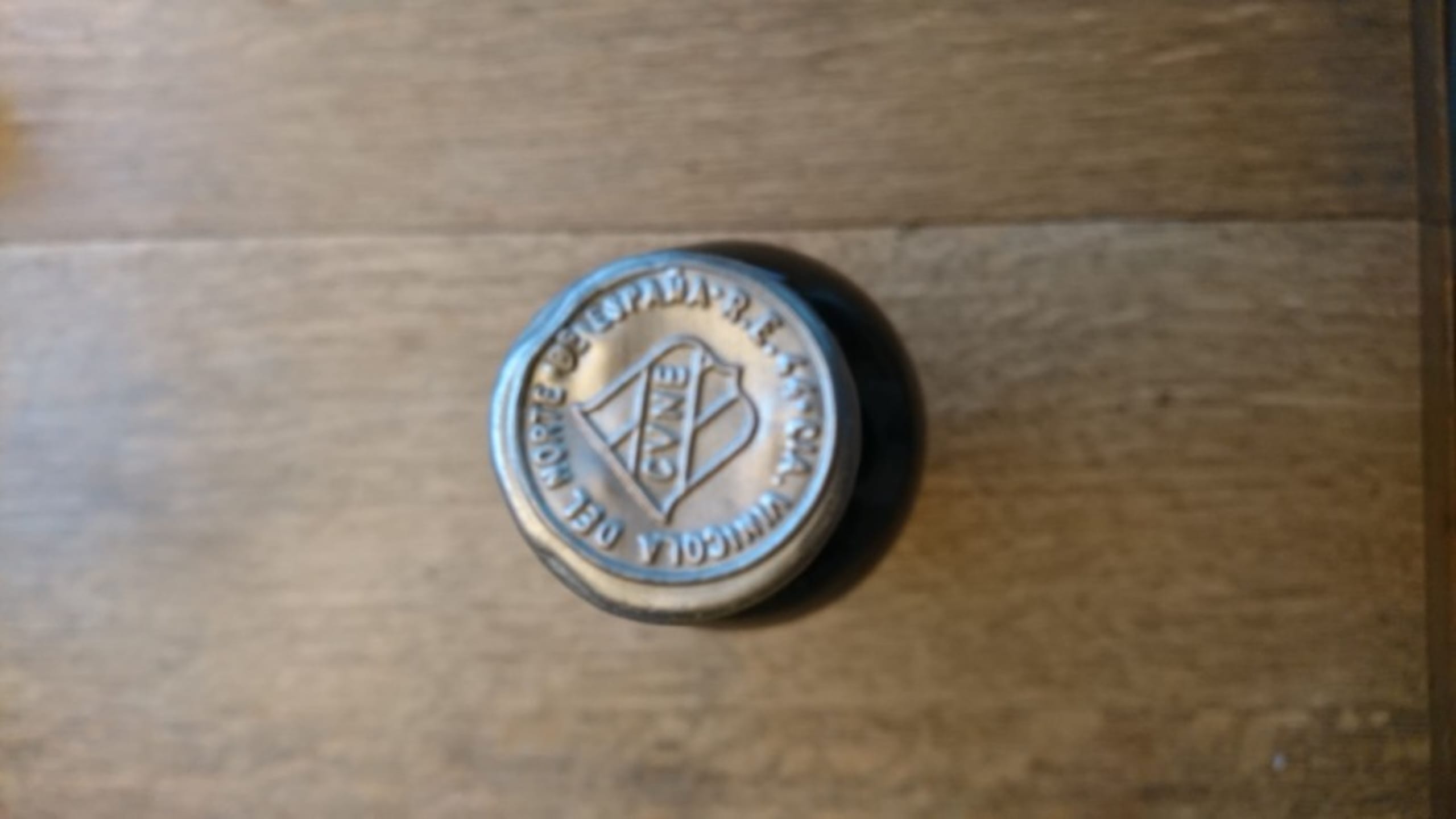 Caps