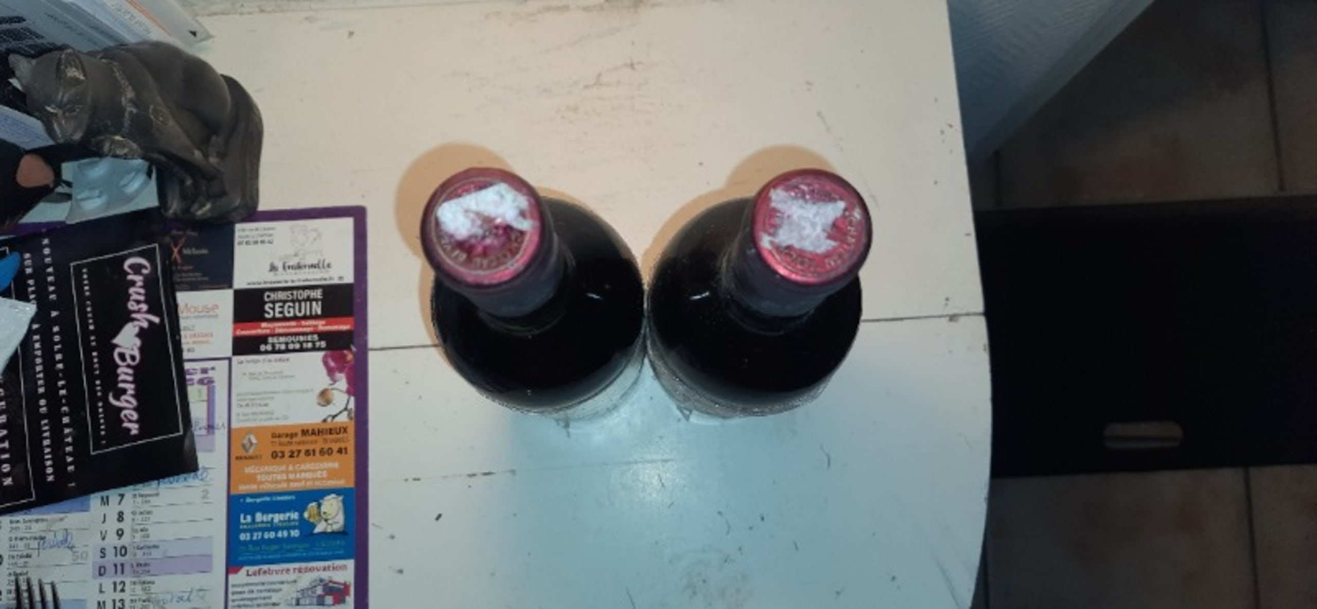 Caps