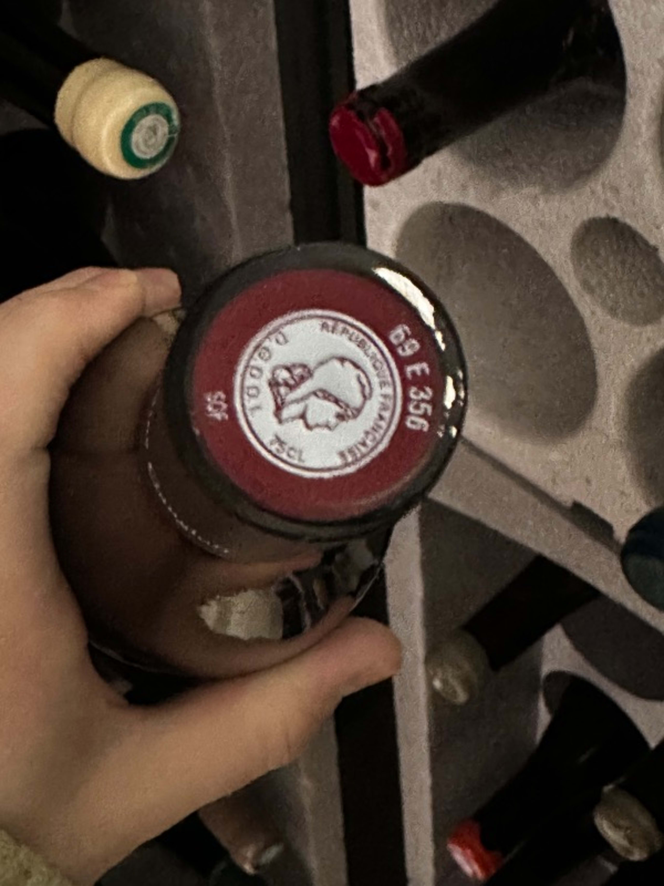 Caps