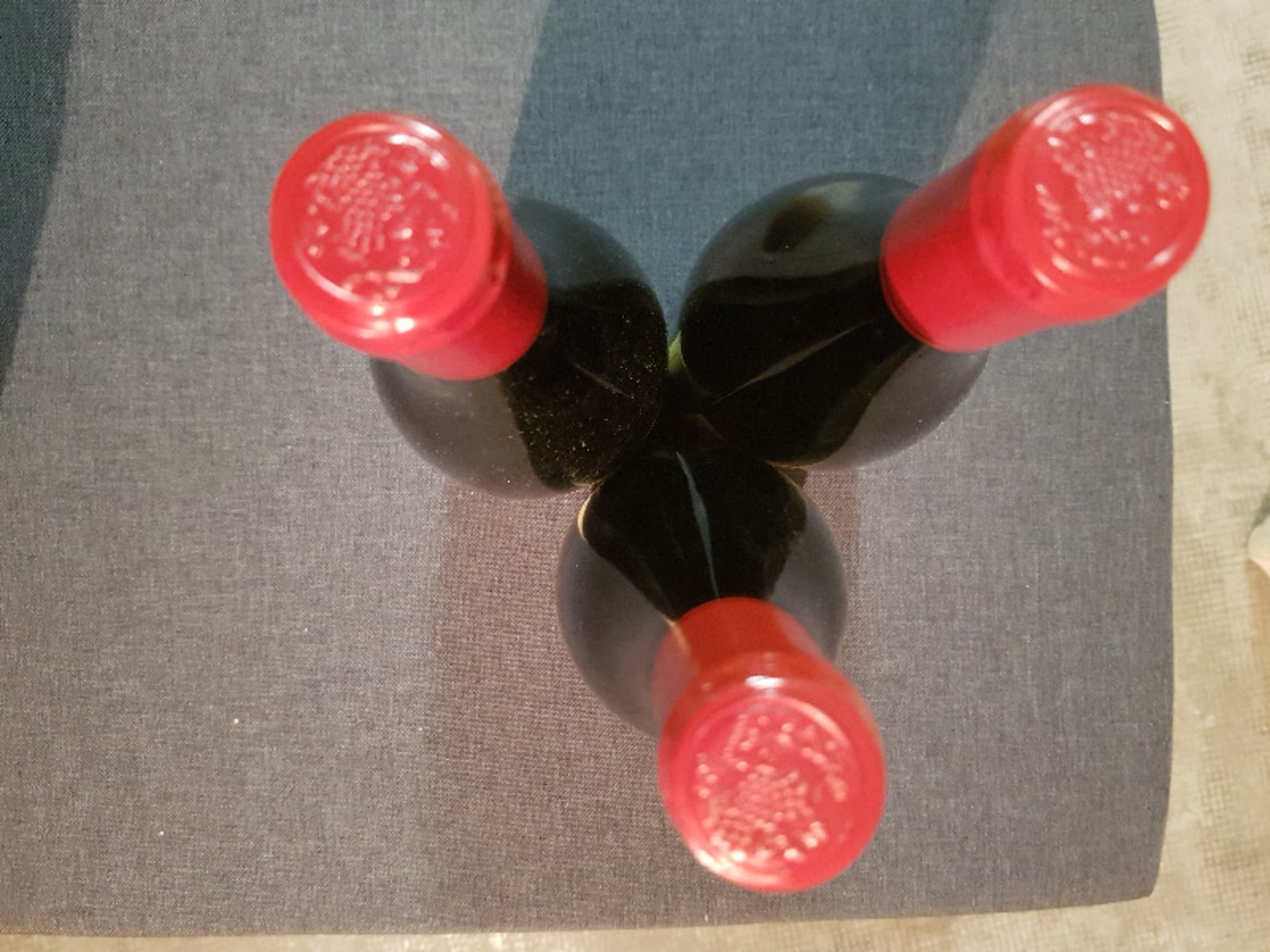 Caps