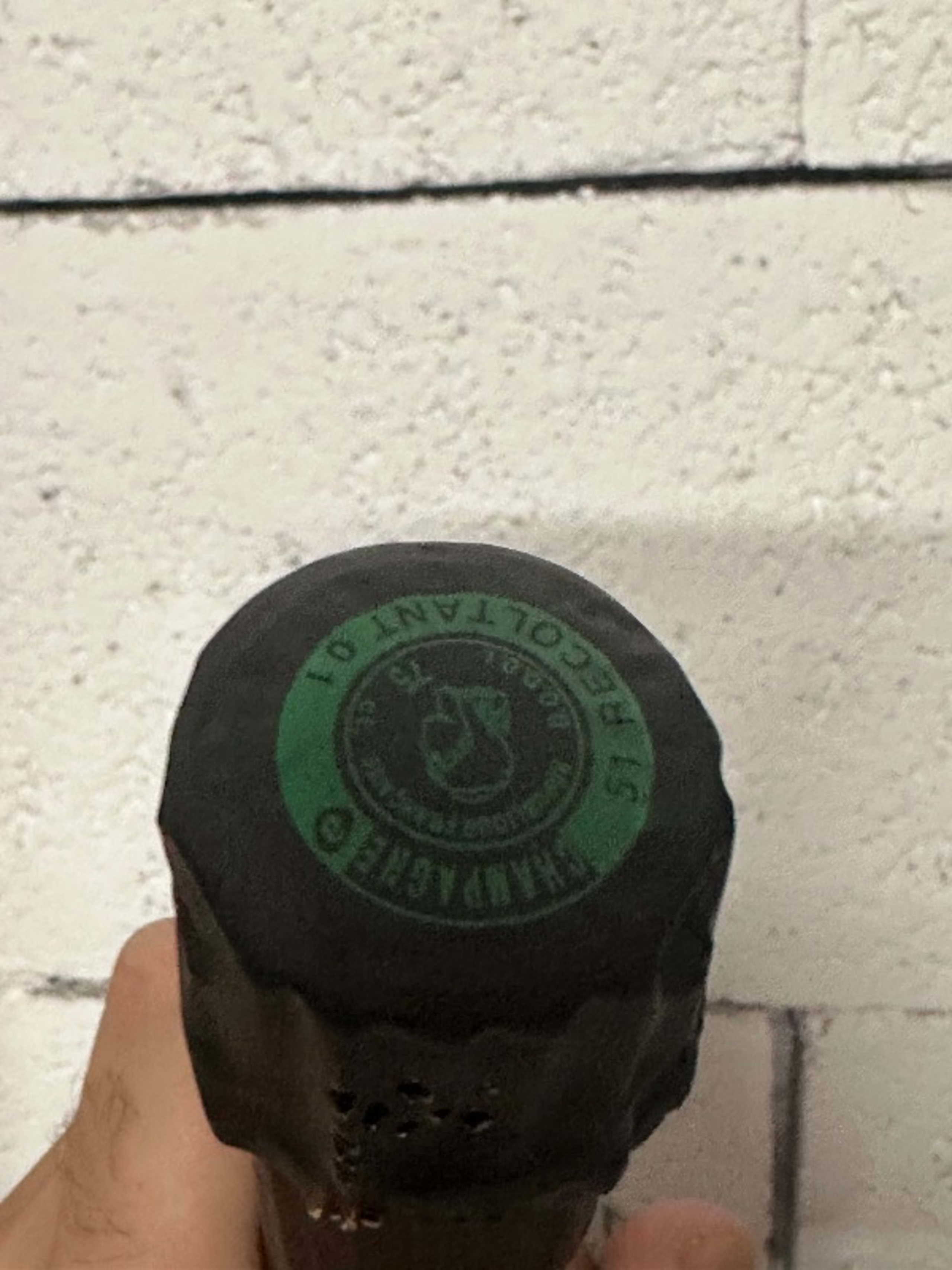 Caps
