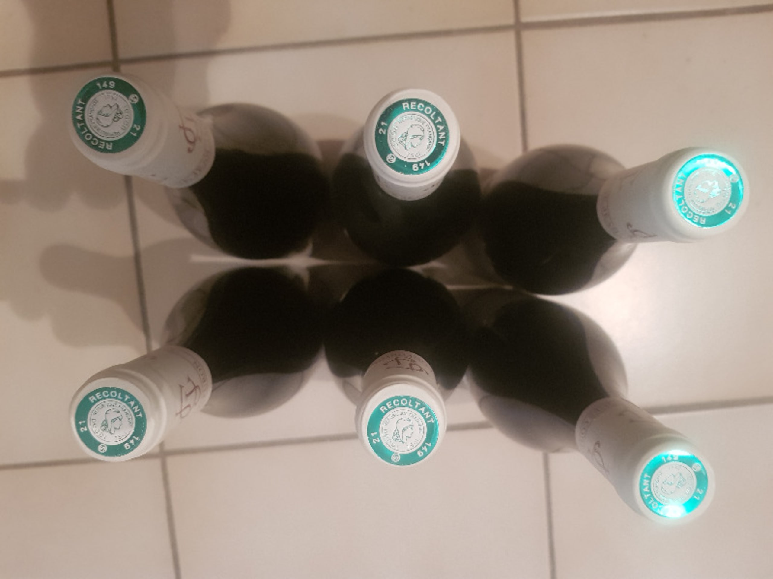 Caps