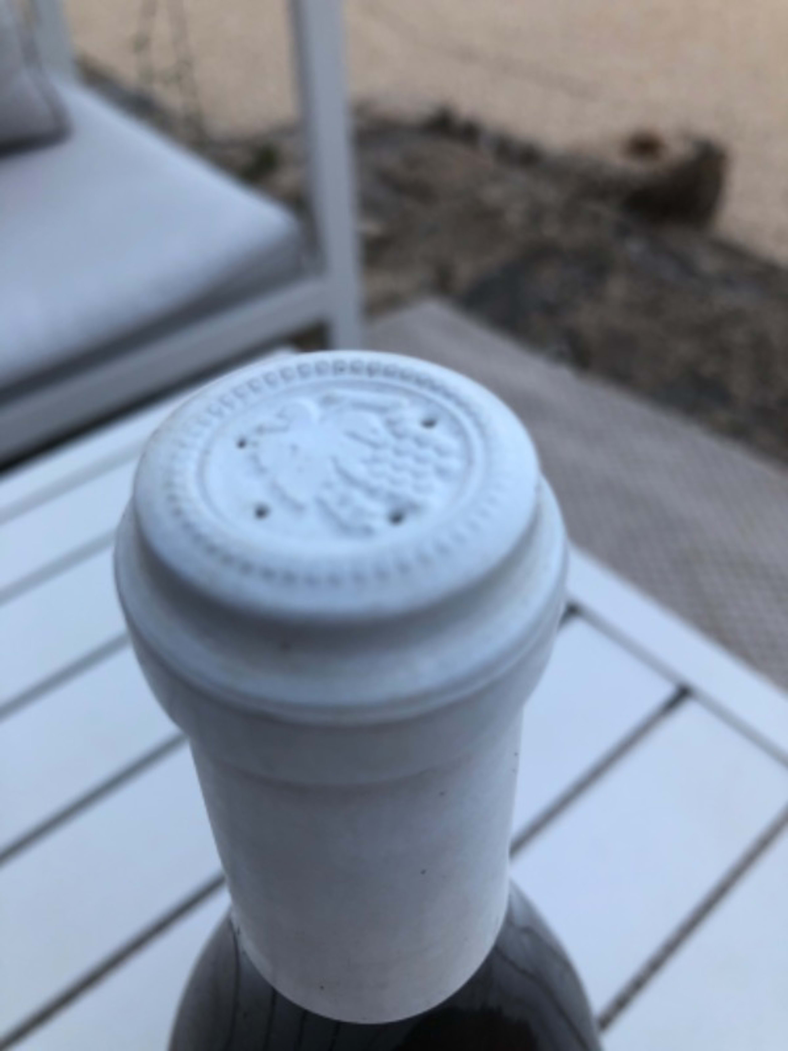 Caps