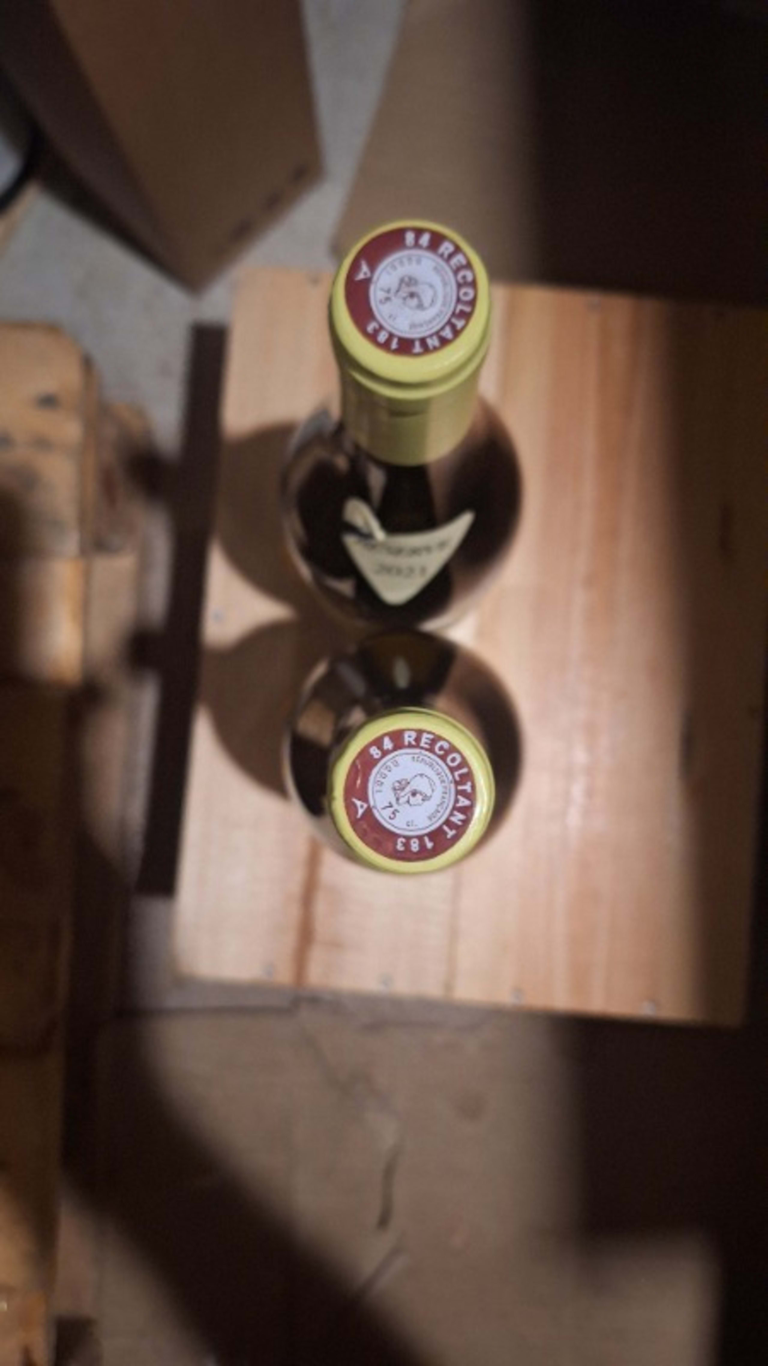 Caps