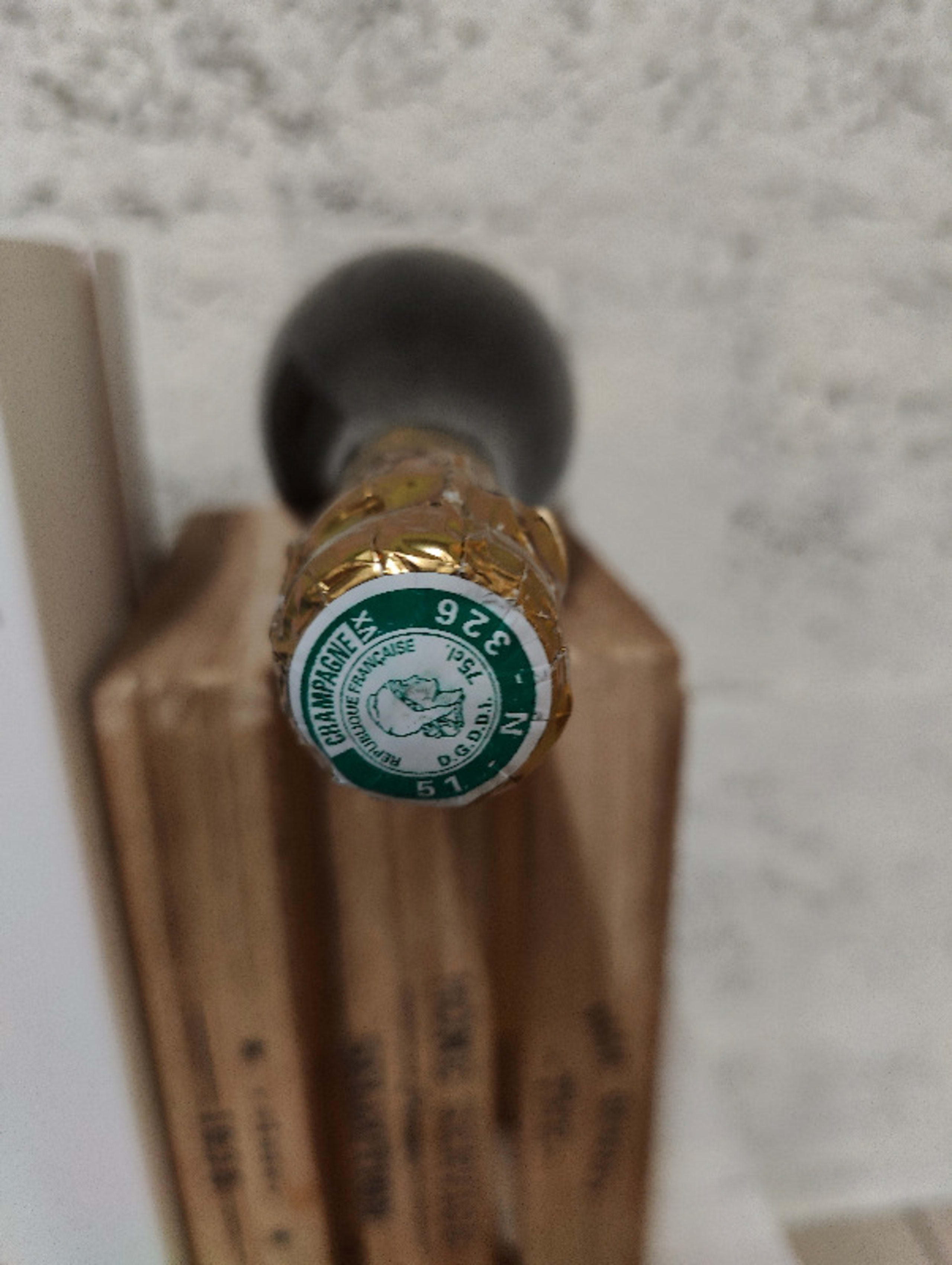 Caps