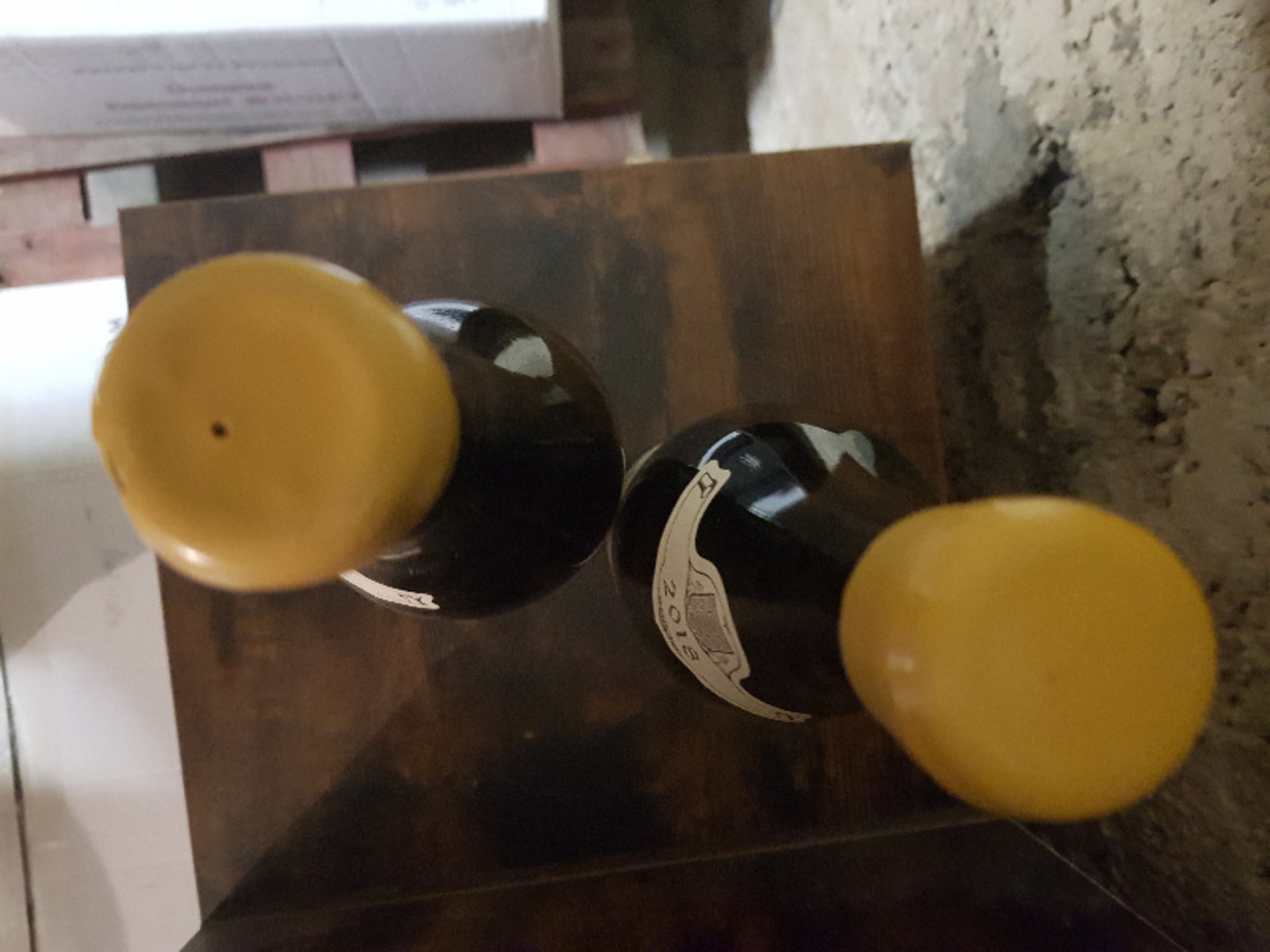 Caps
