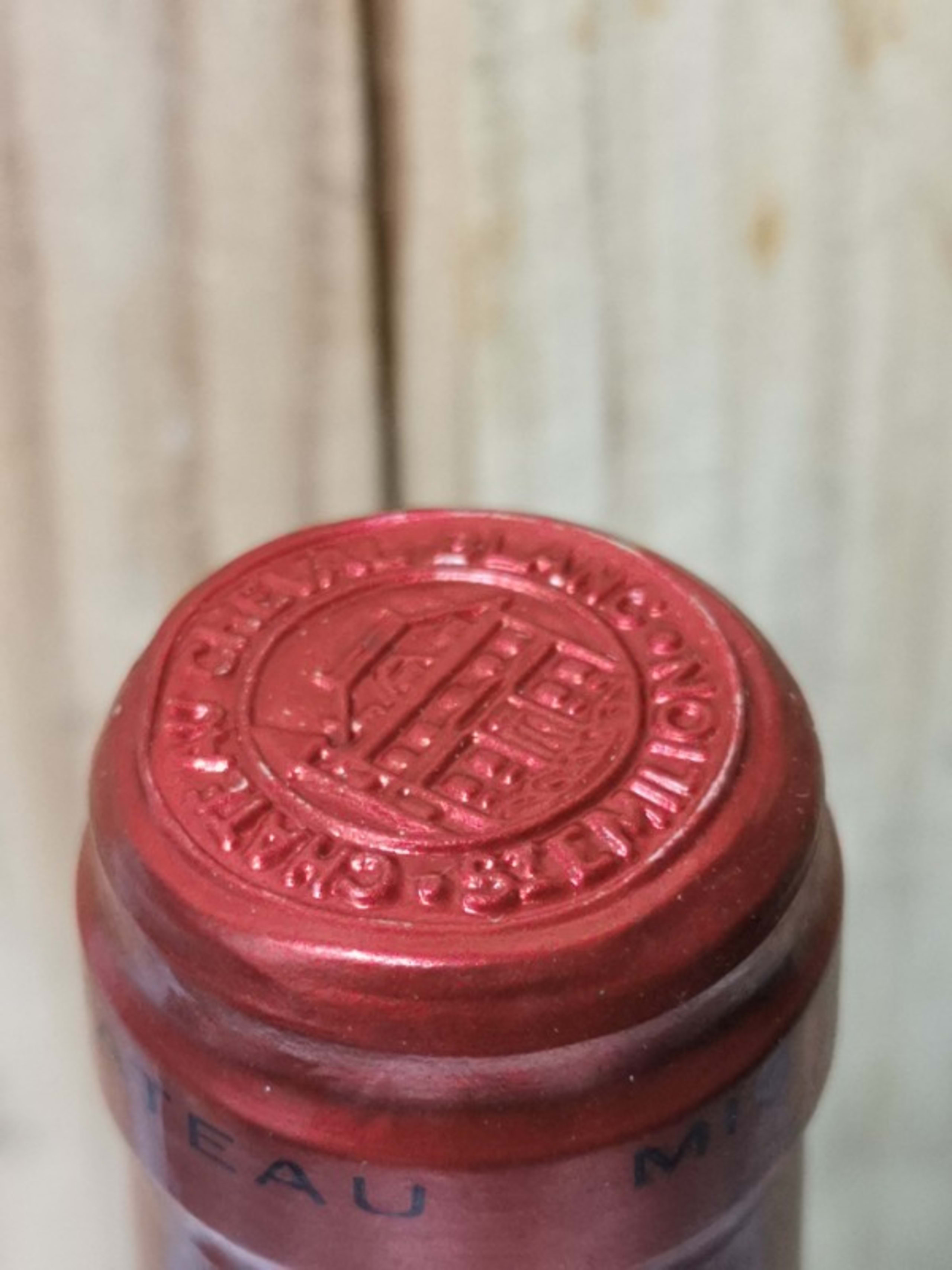 Caps