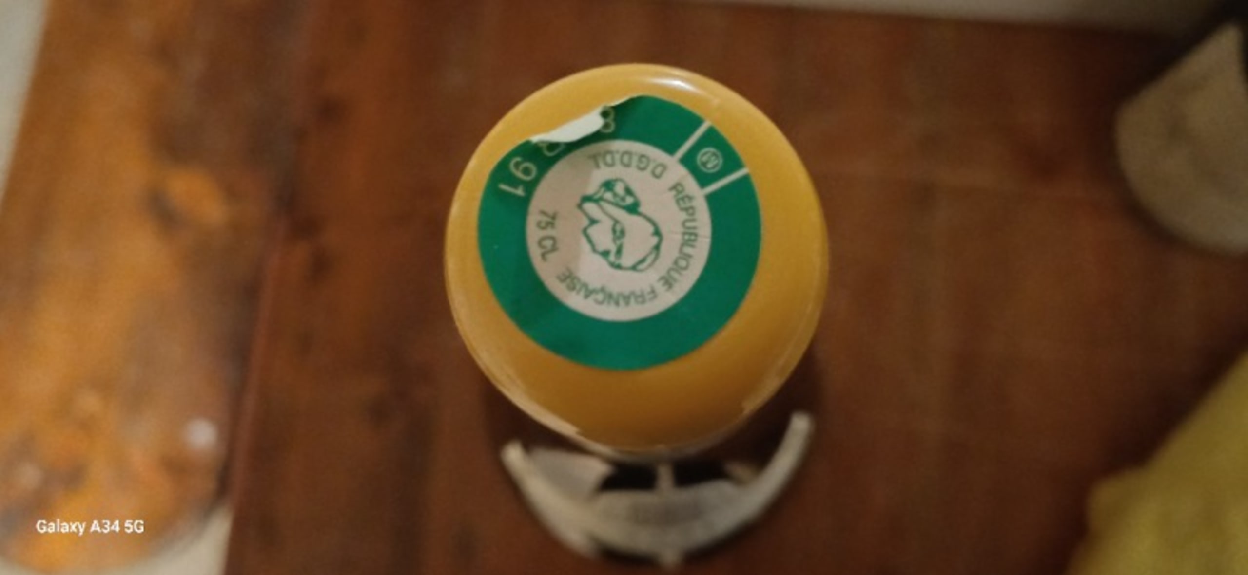 Caps