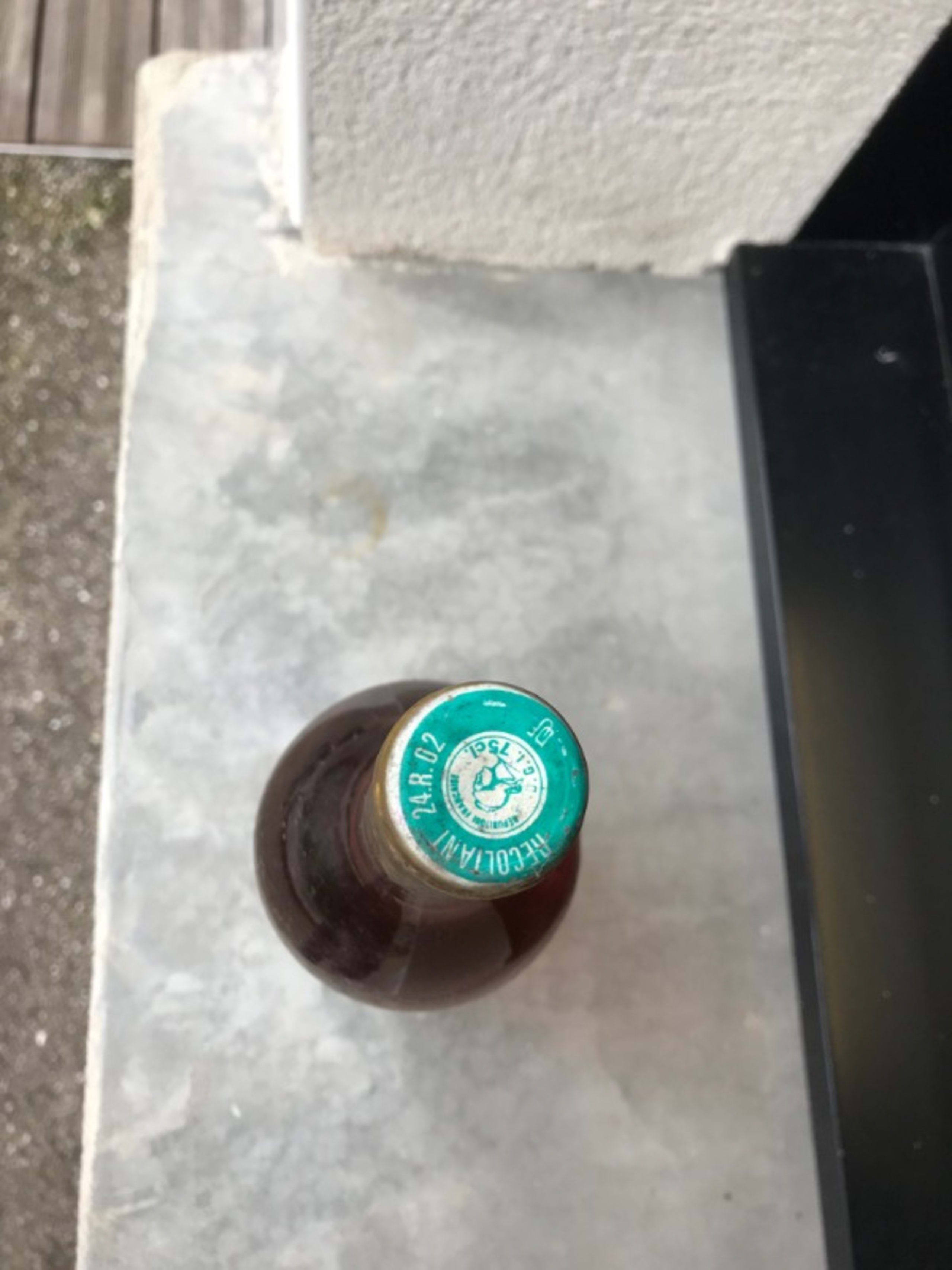 Caps