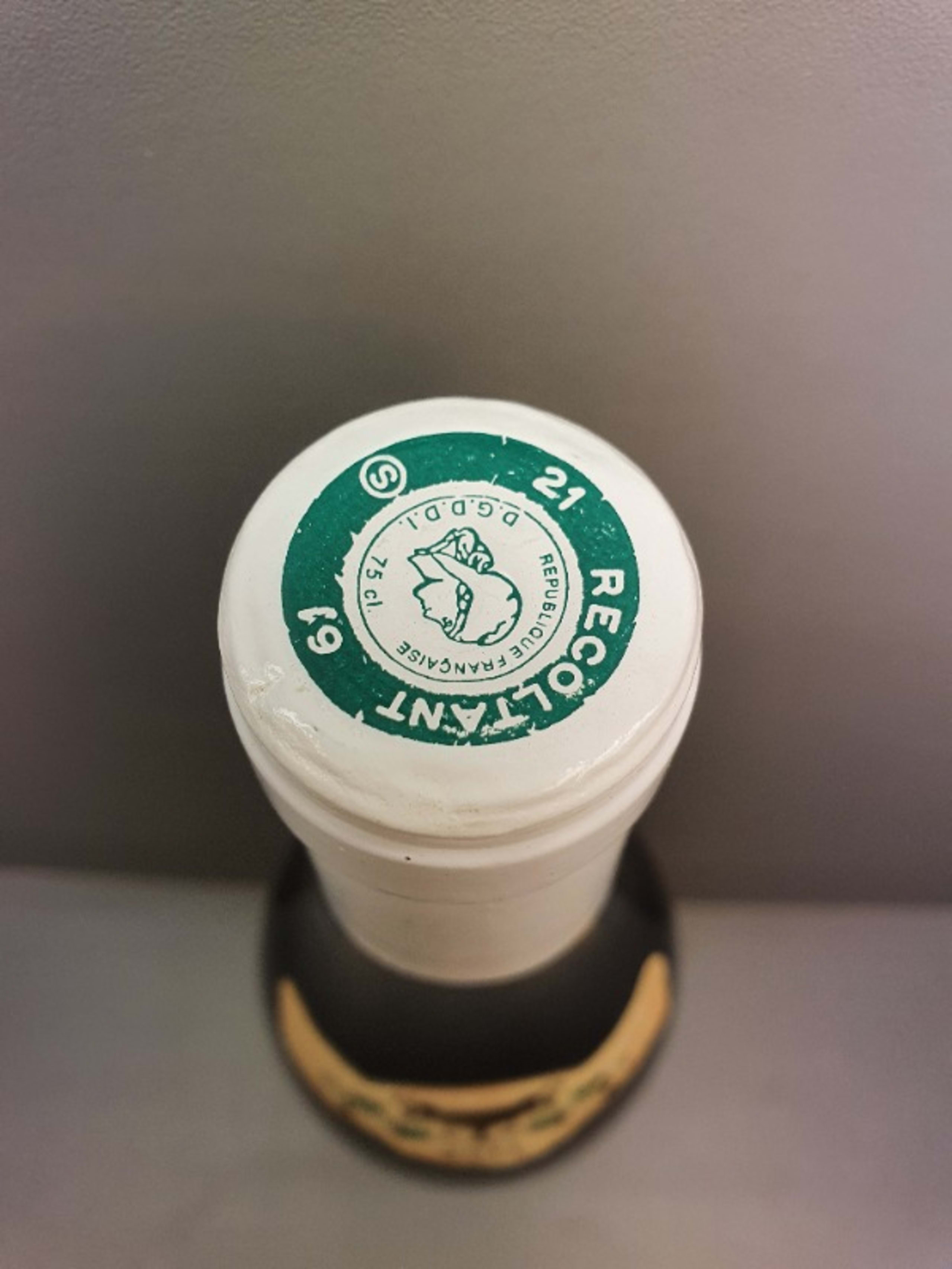 Caps