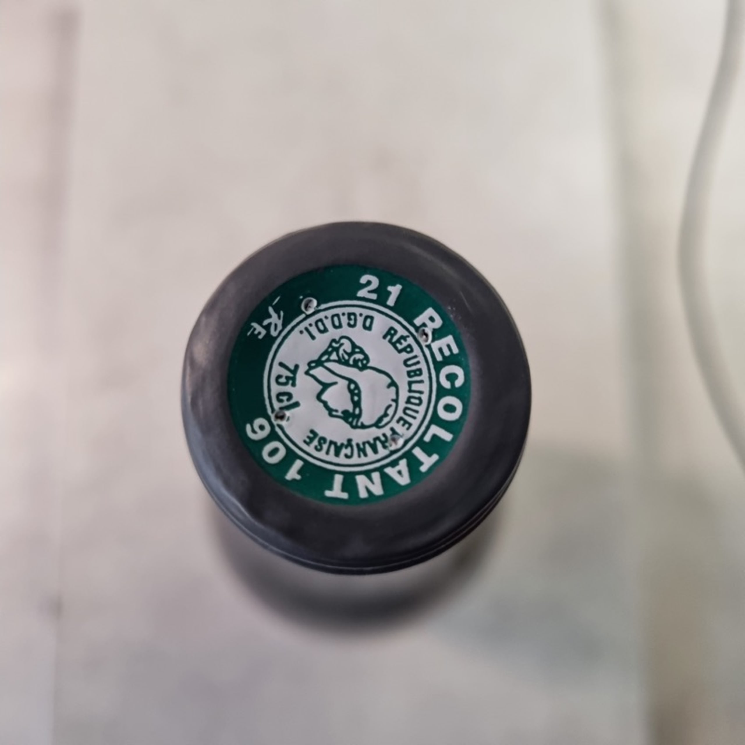 Caps