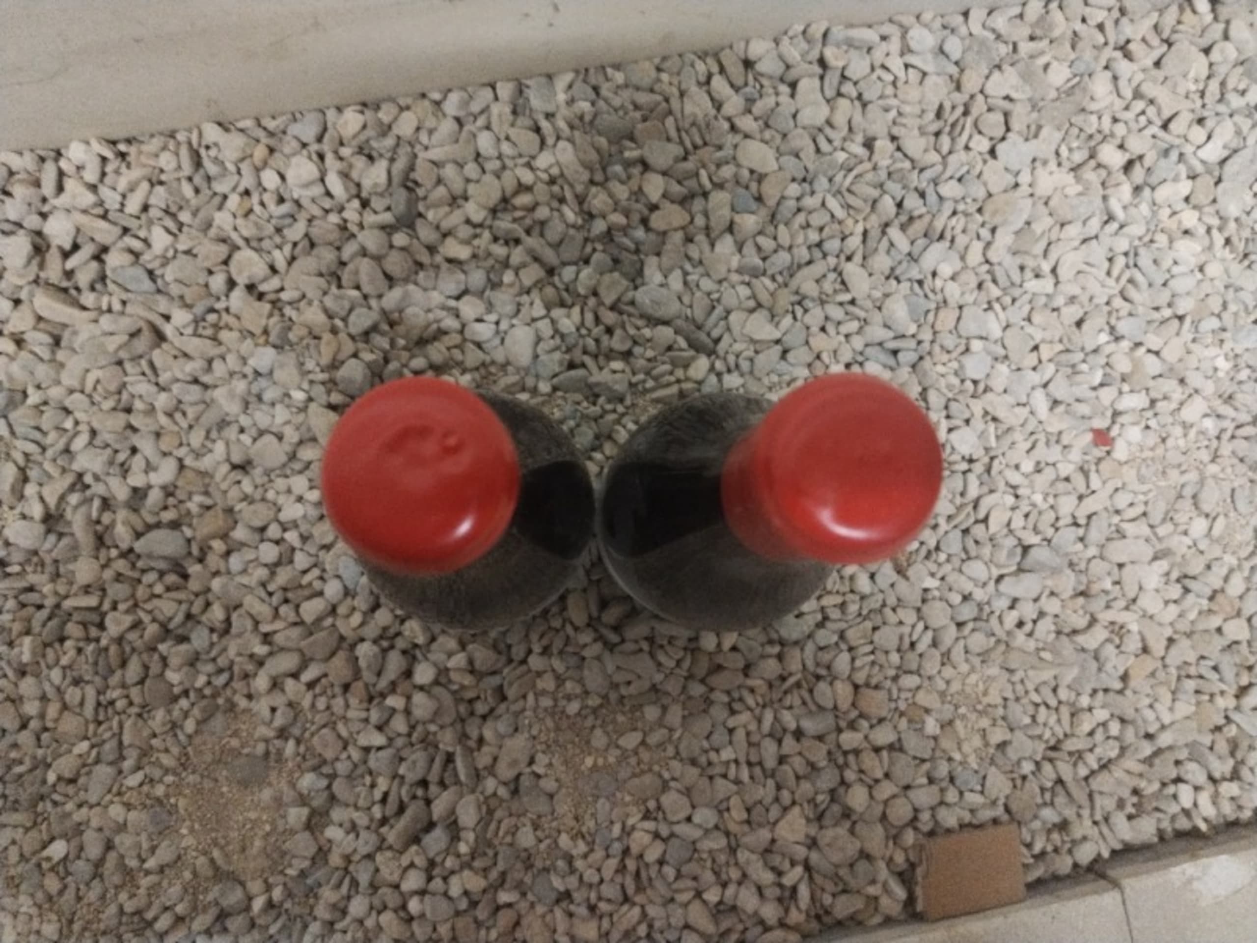 Caps