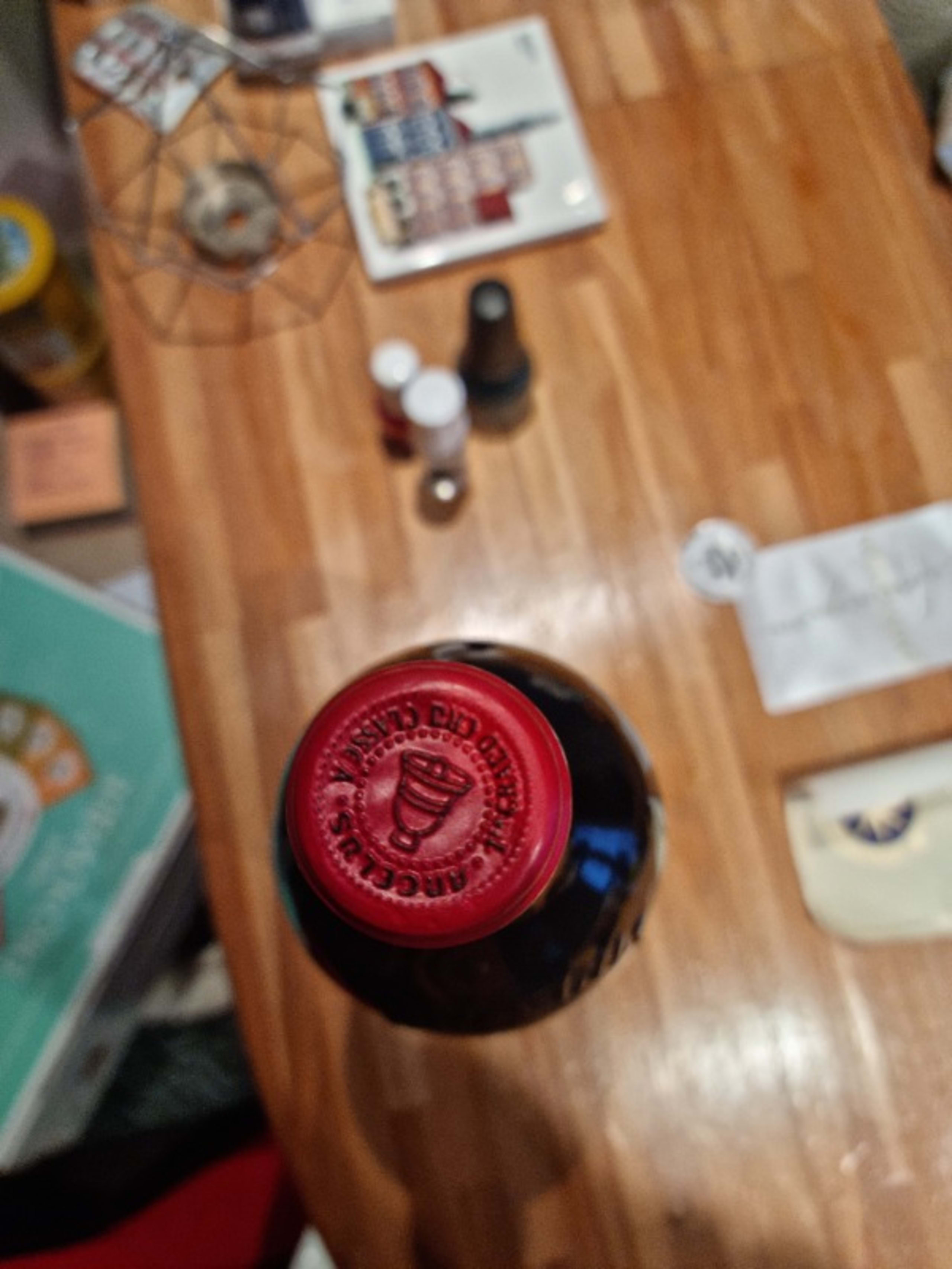 Caps