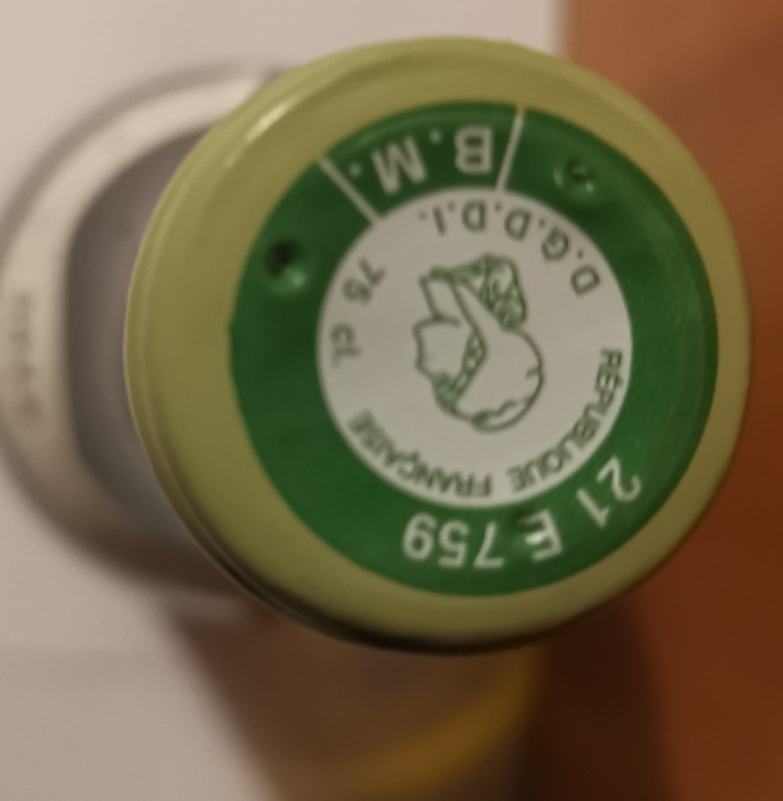 Caps
