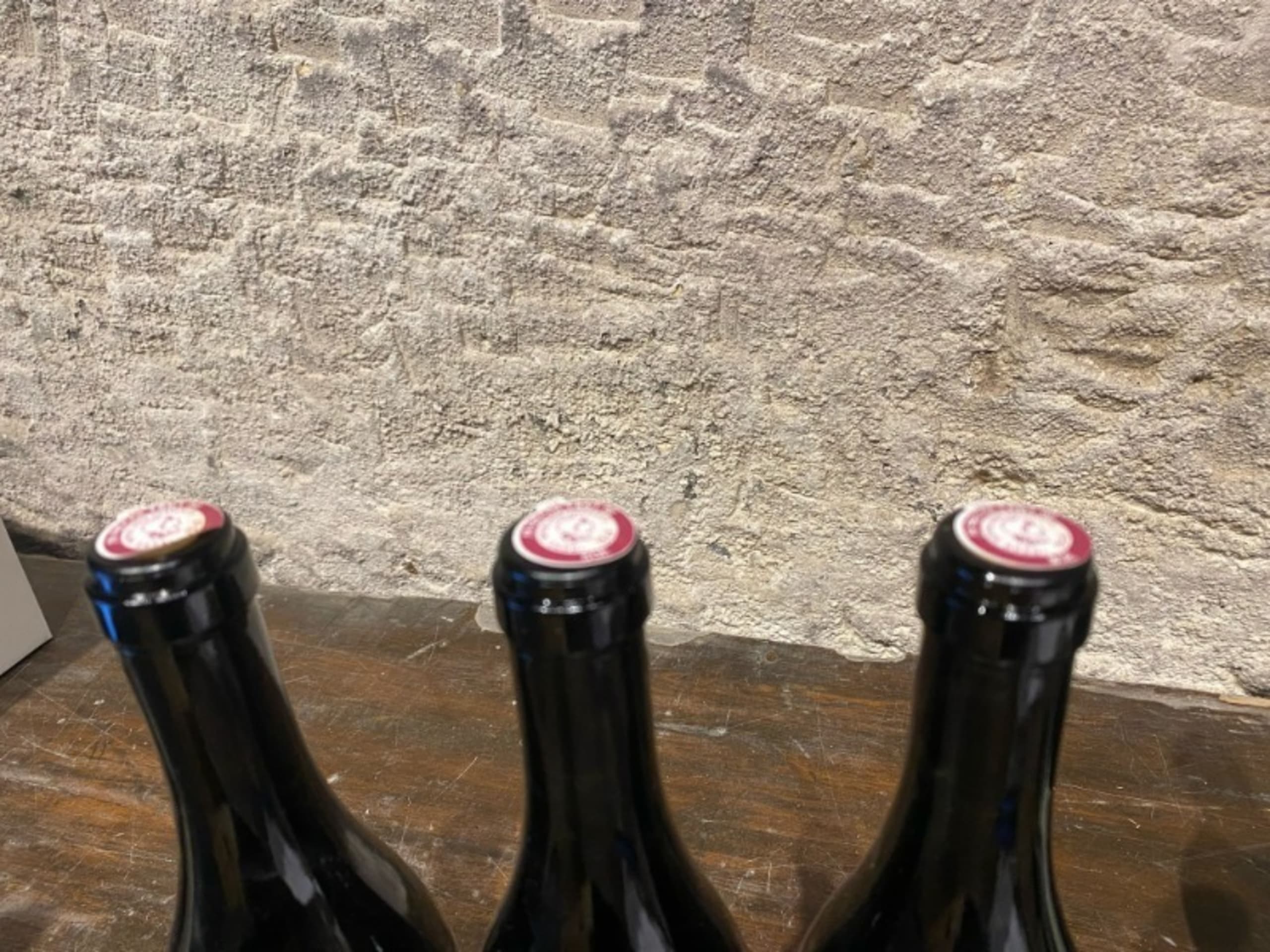 Caps