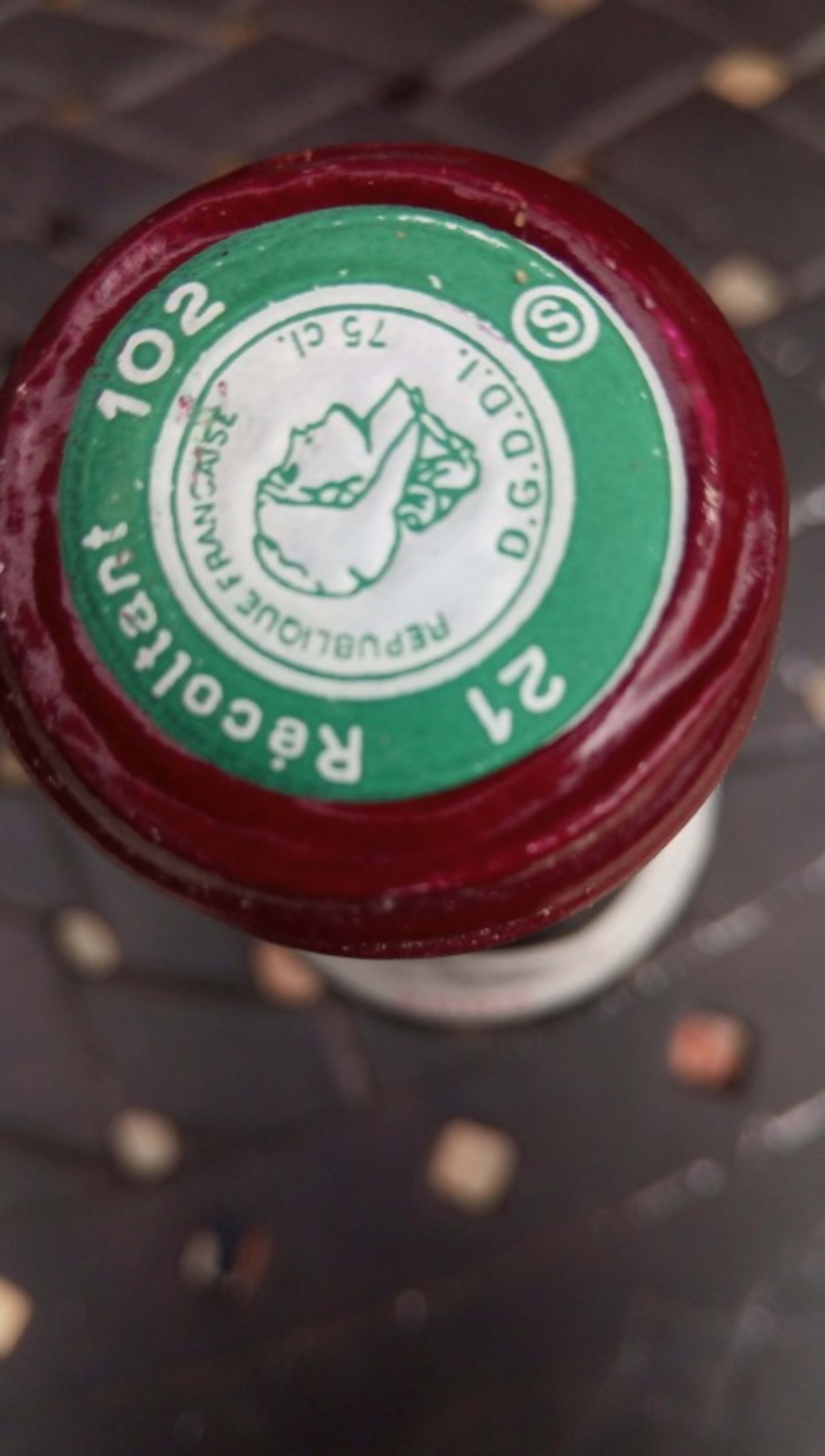 Caps