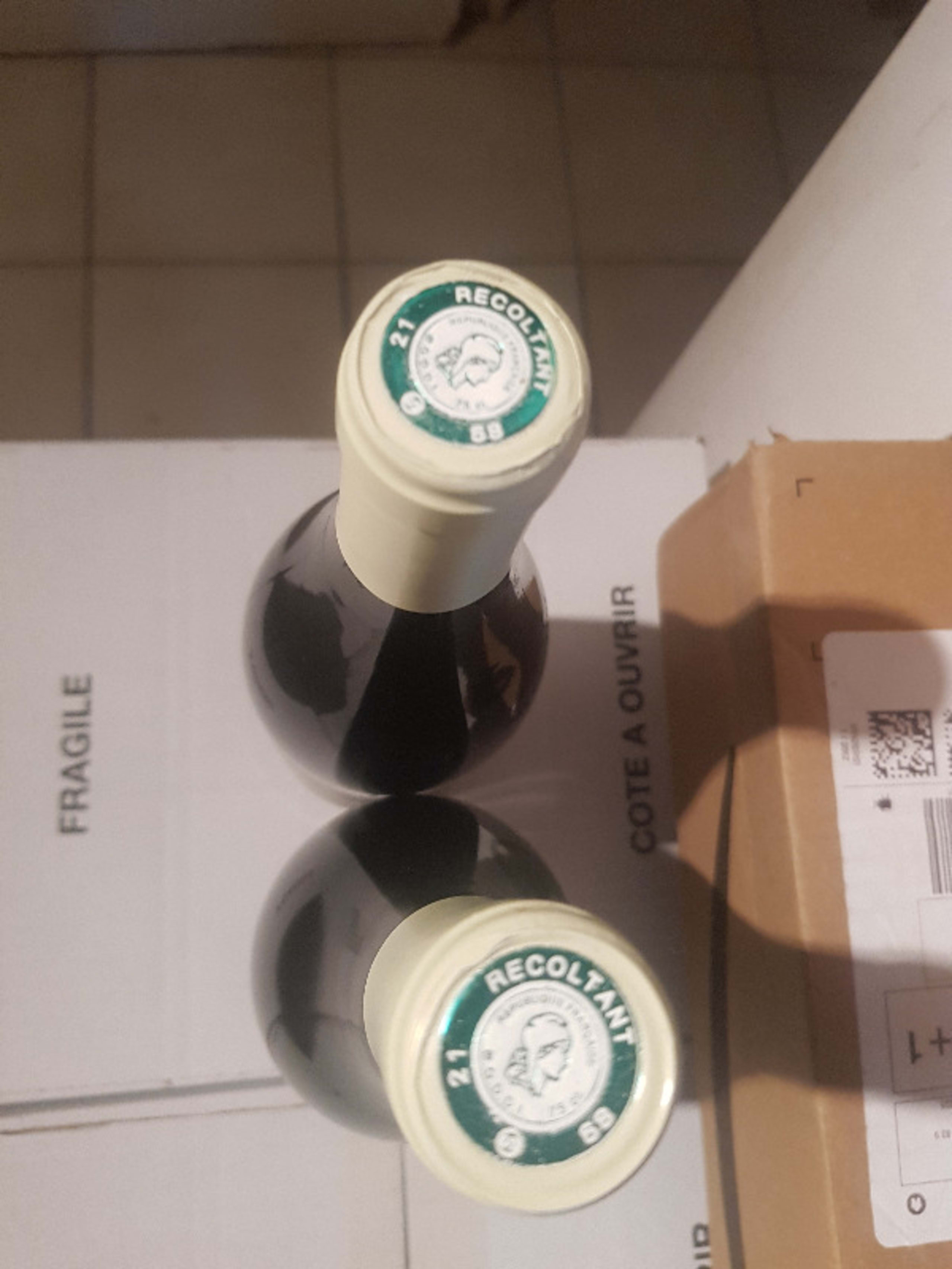 Caps