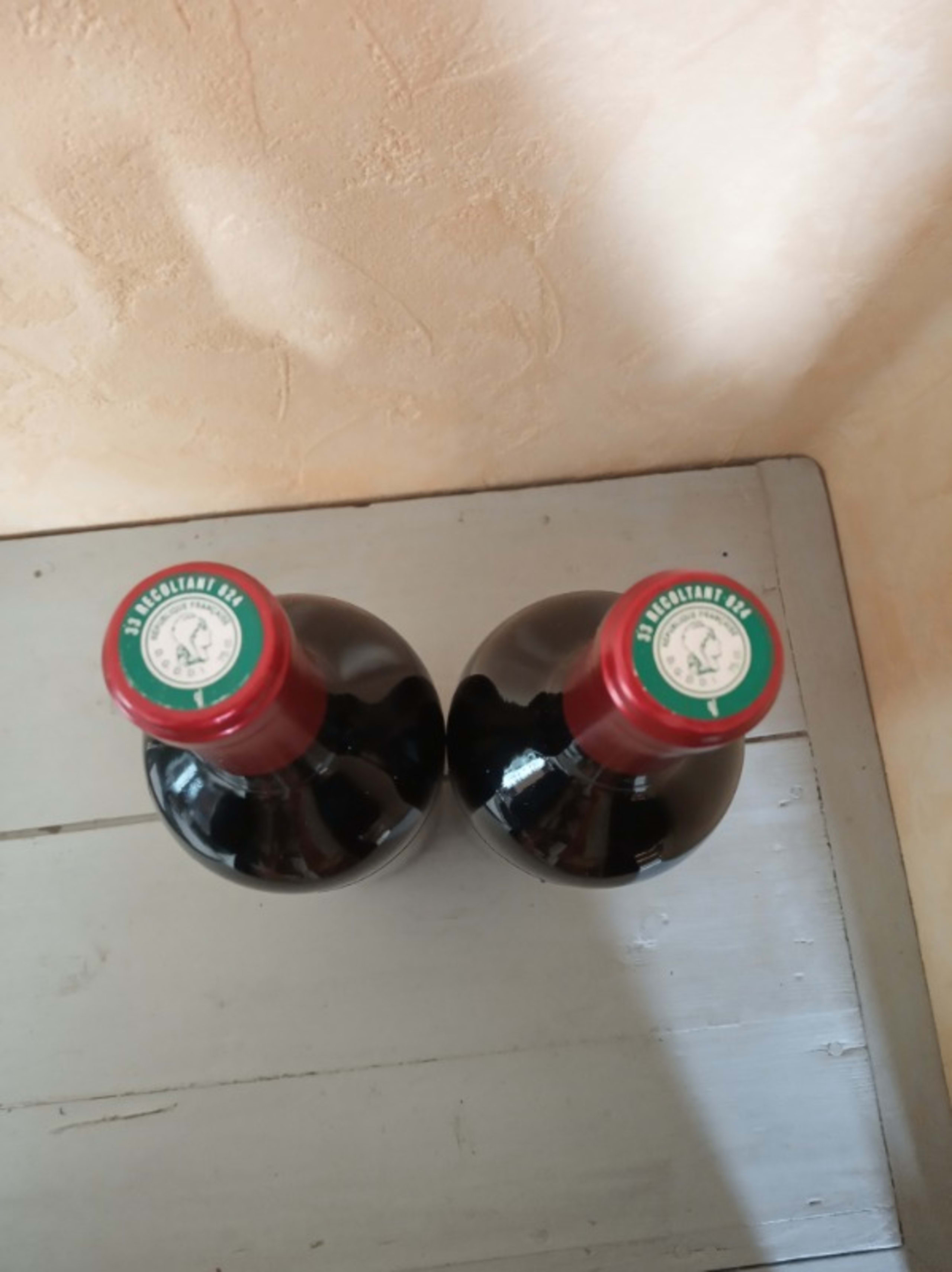 Caps