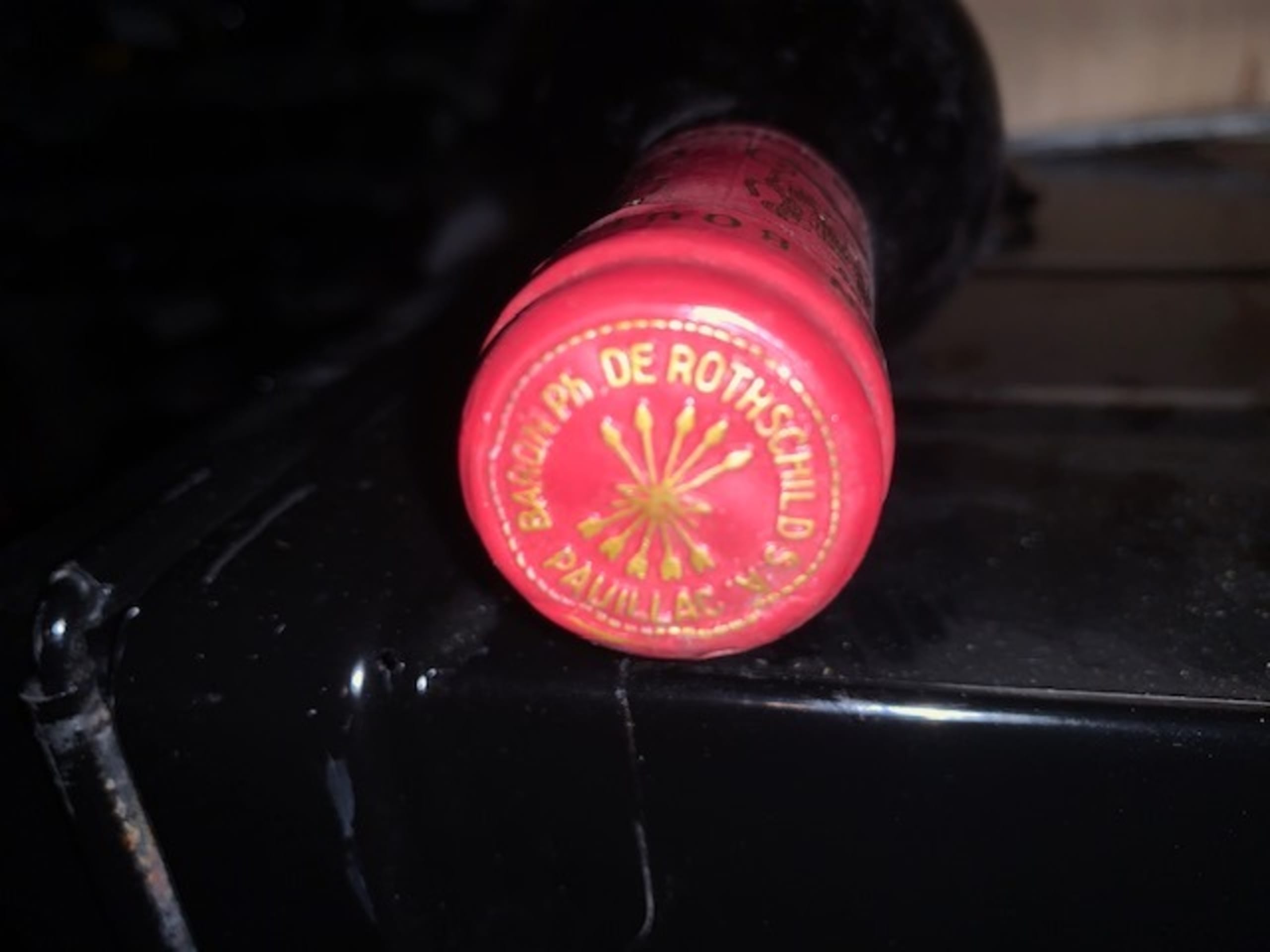 Caps