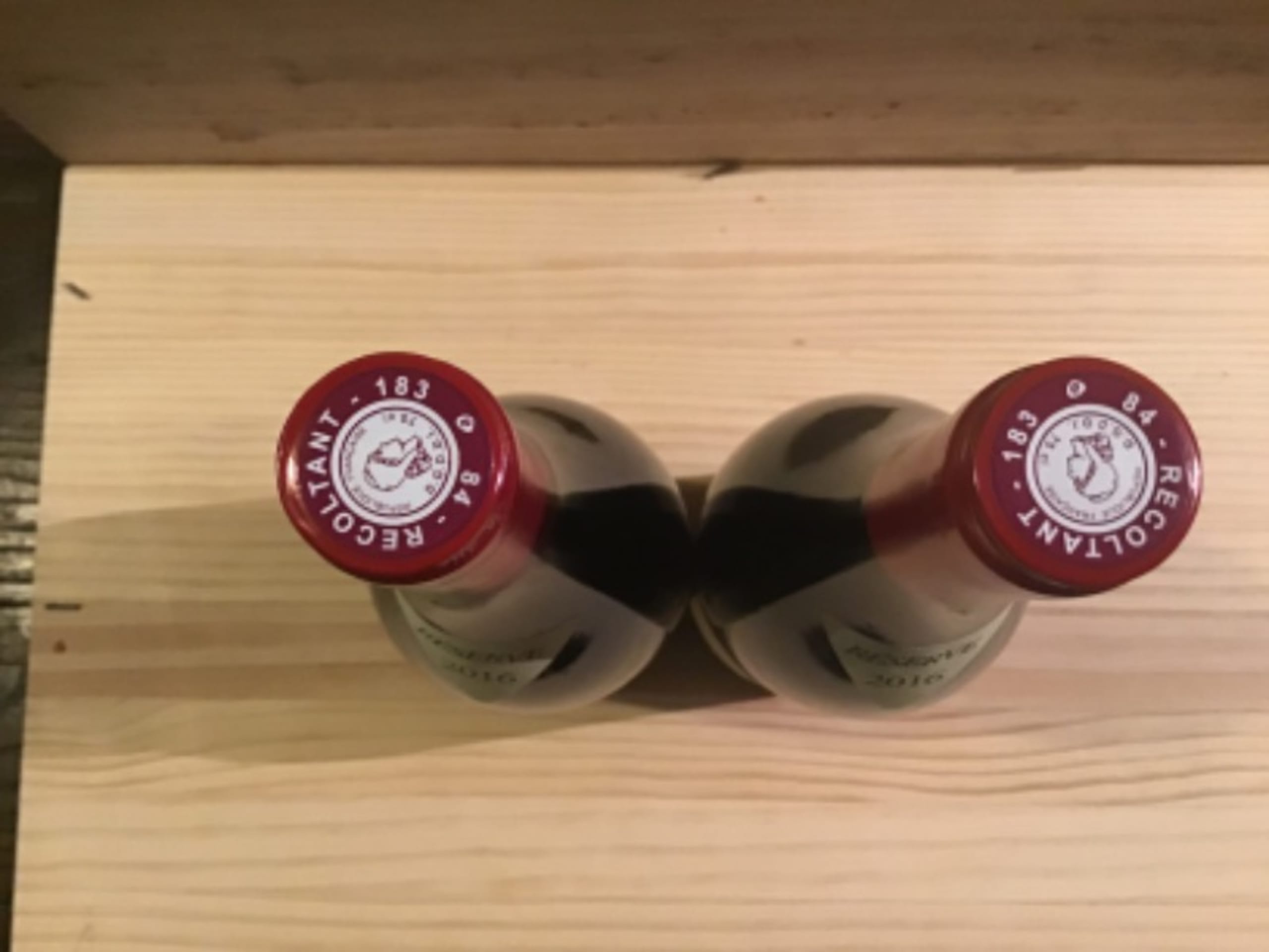Caps