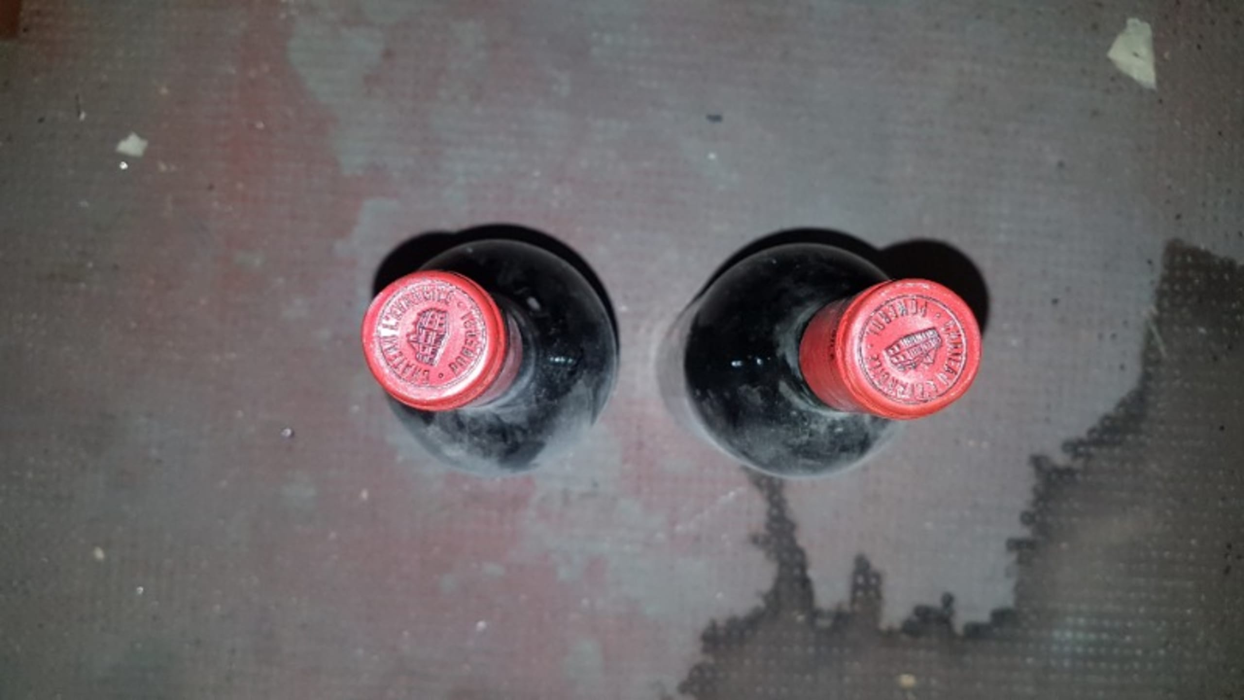 Caps