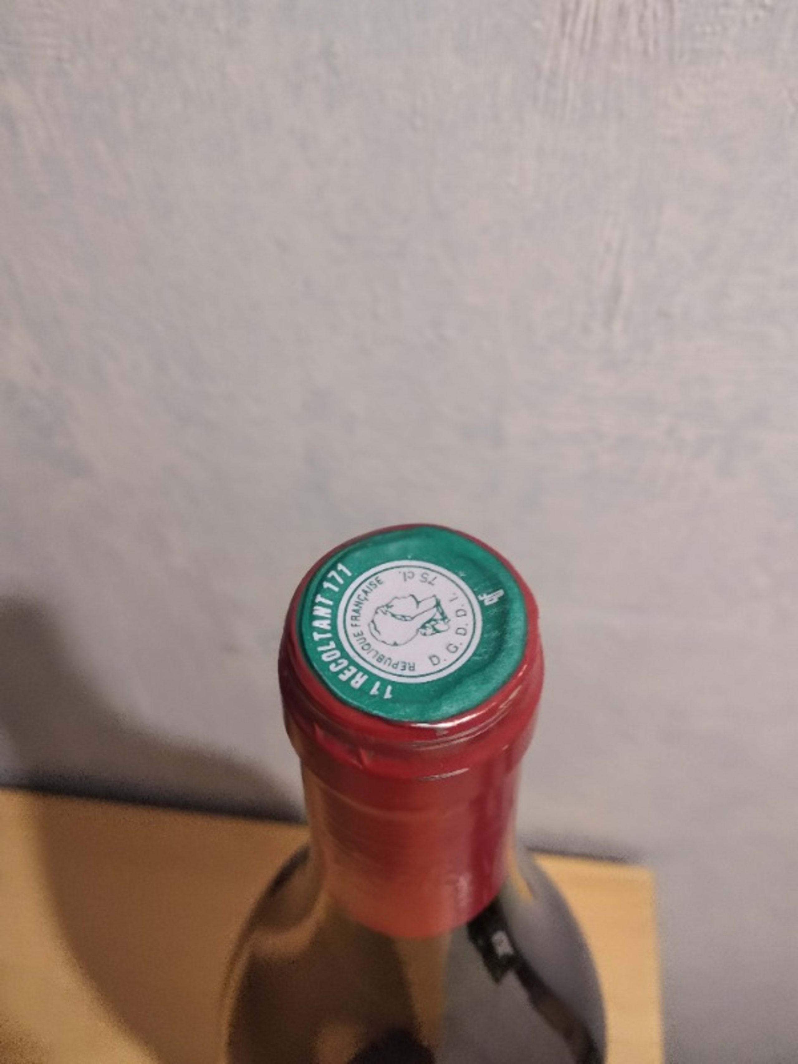 Caps