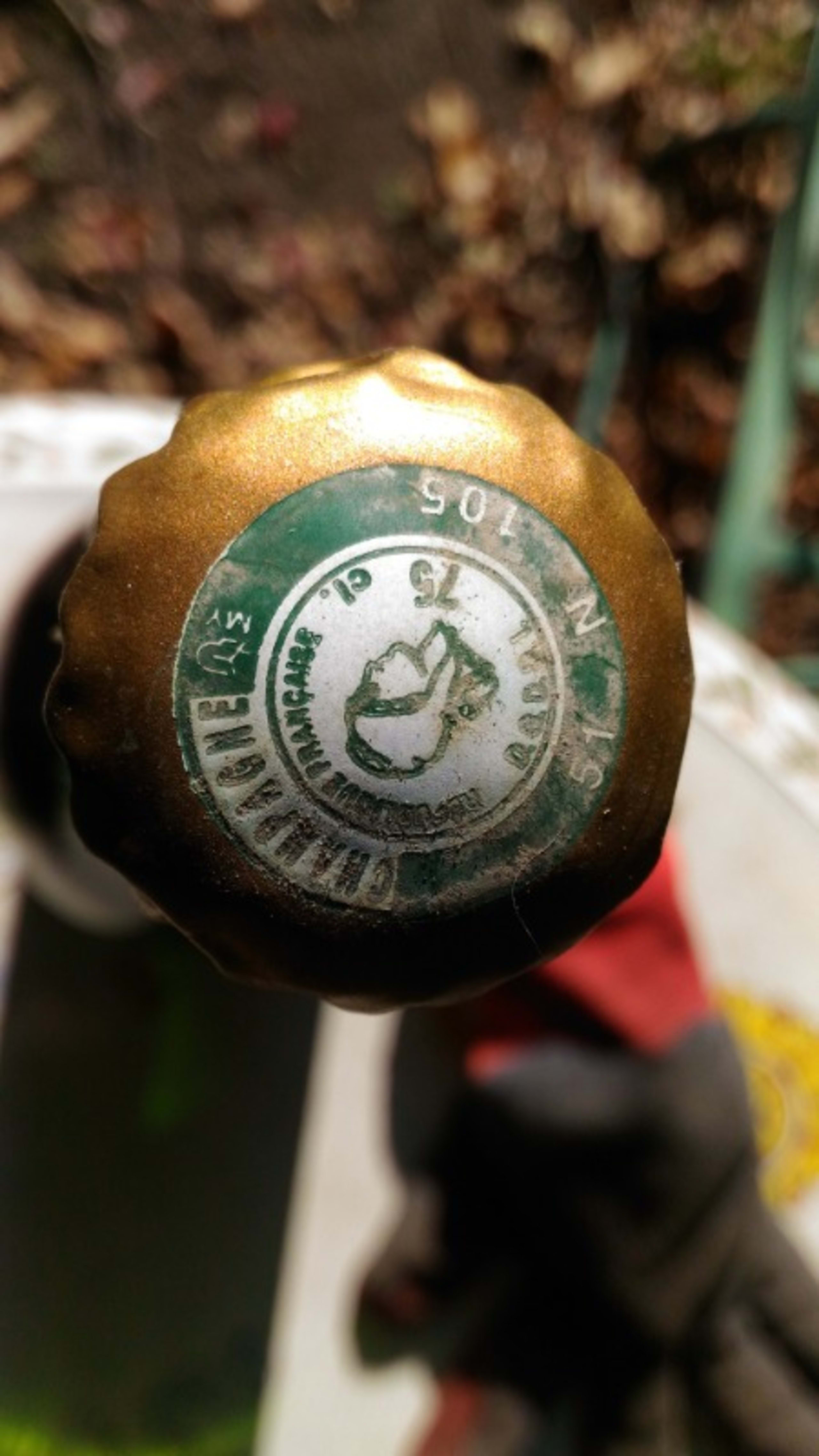 Caps