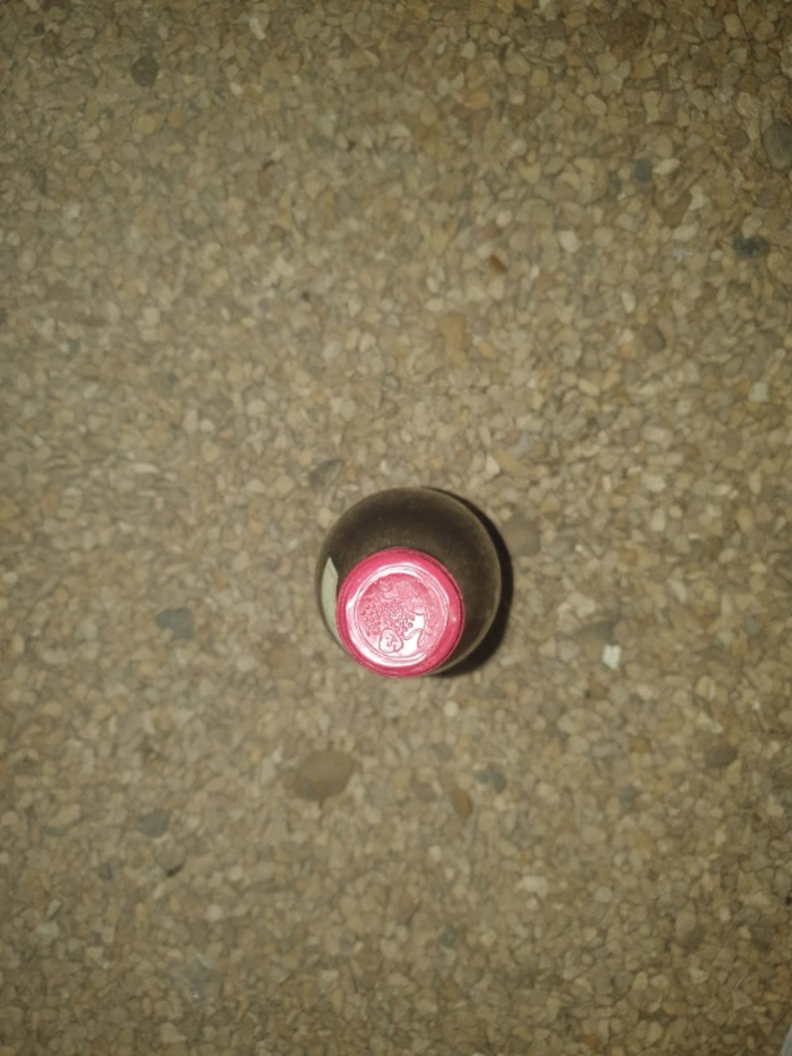 Caps