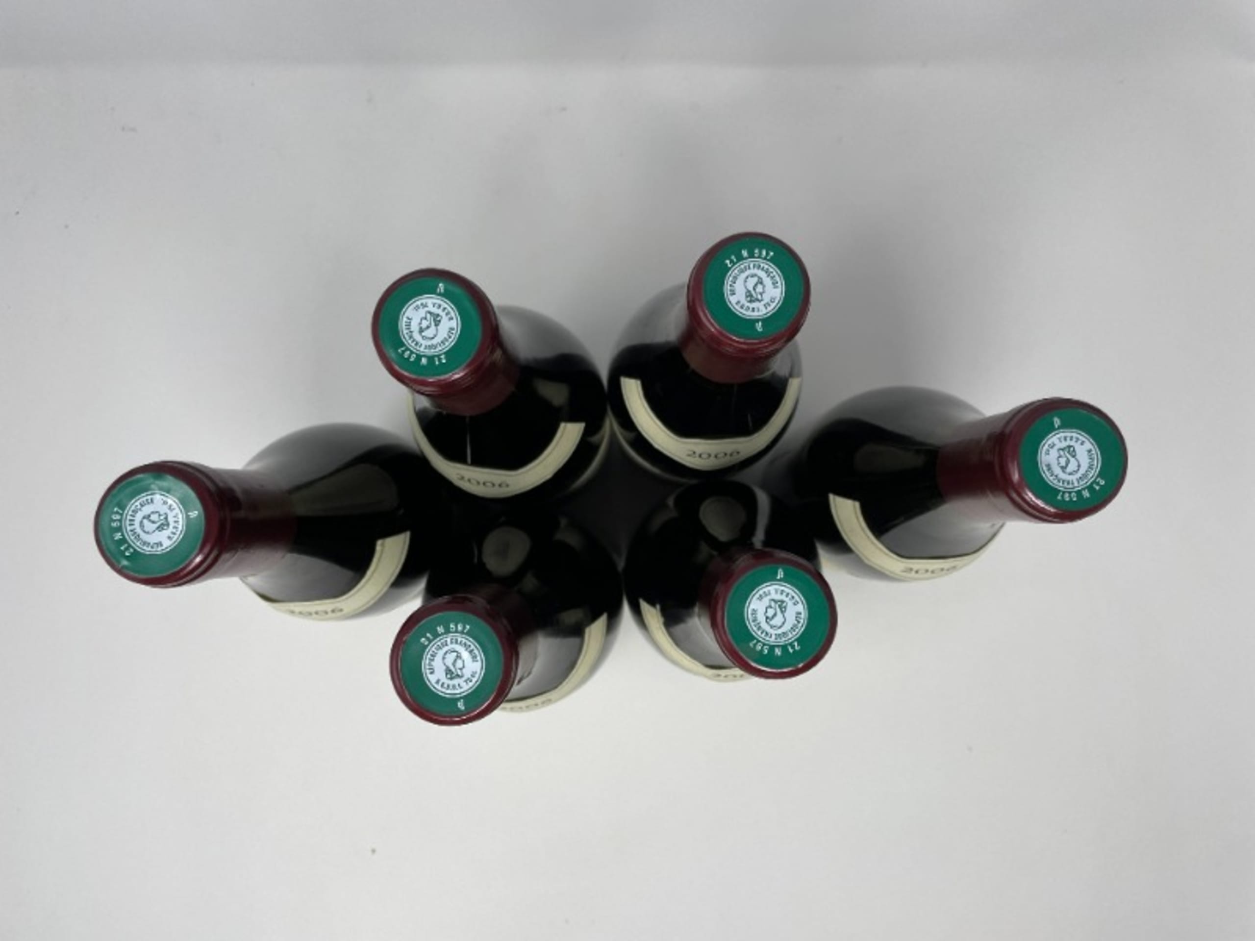 Caps