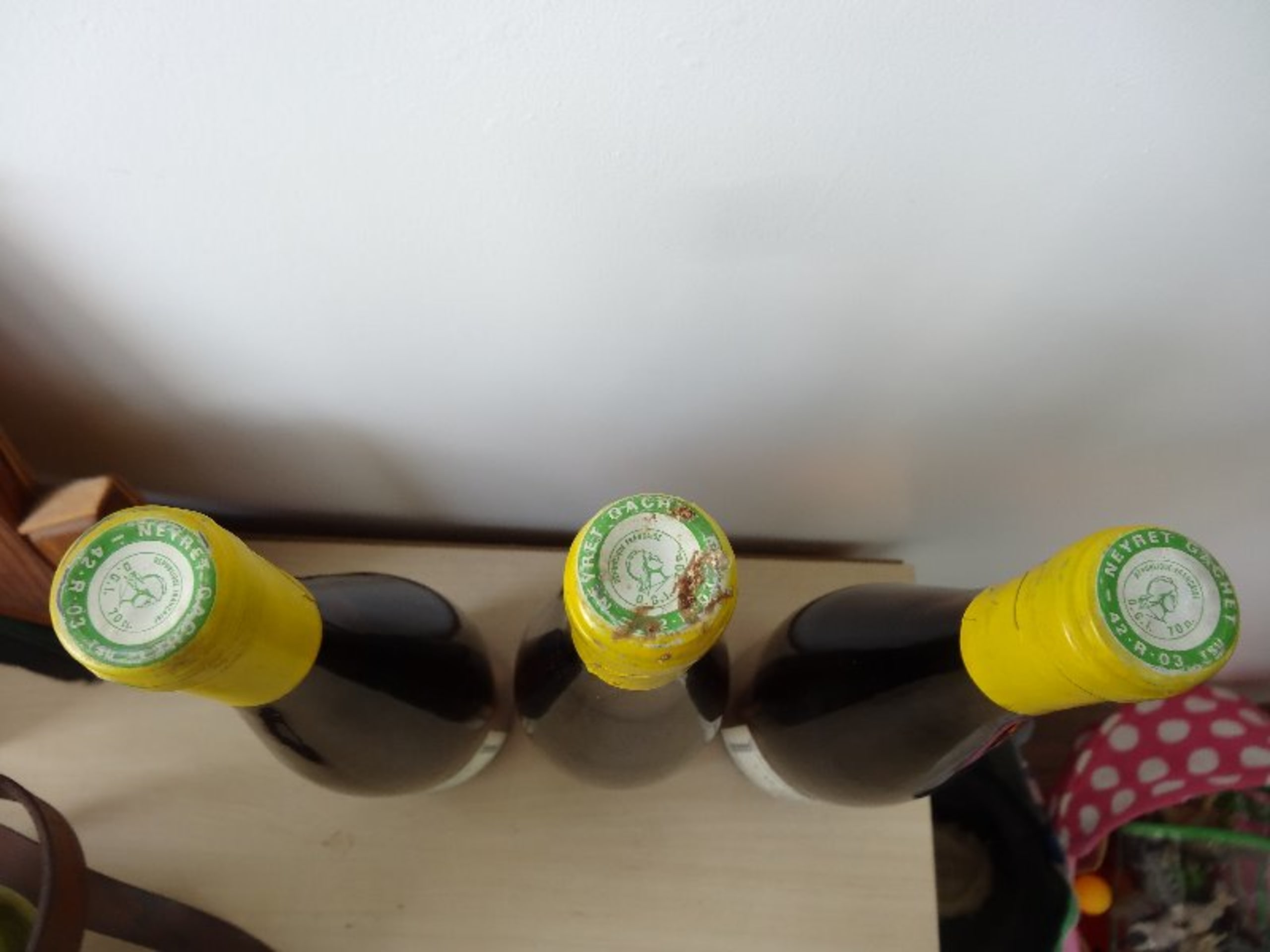 Caps