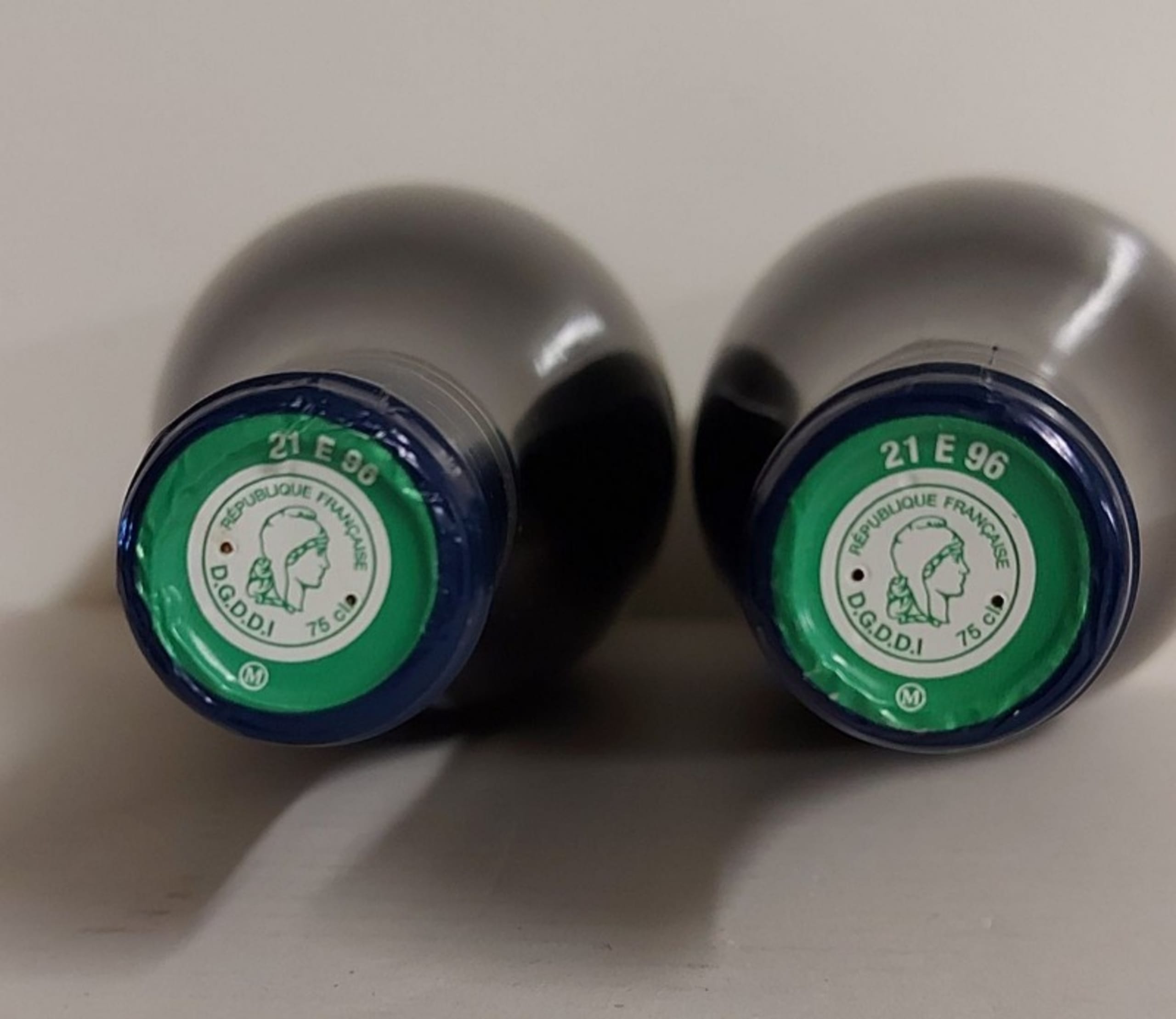 Caps