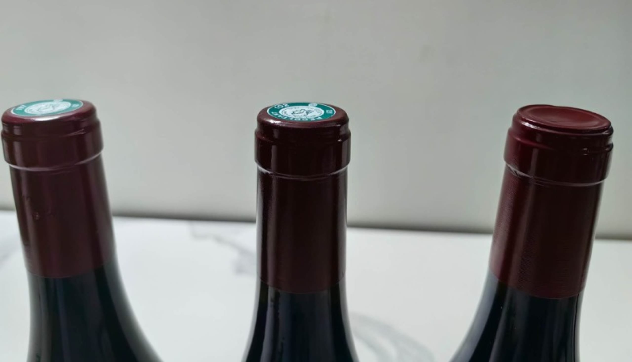 Caps