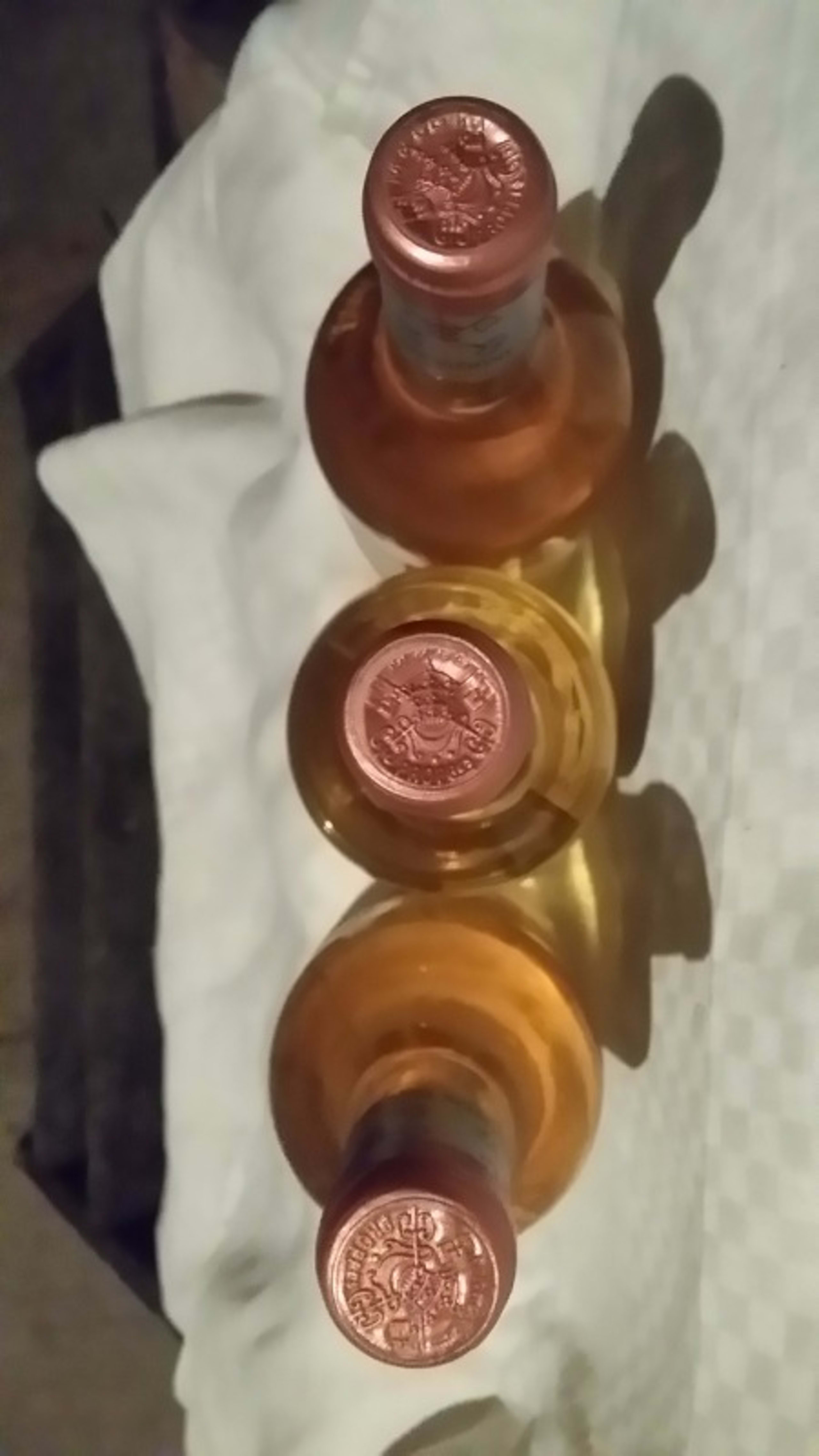 Caps