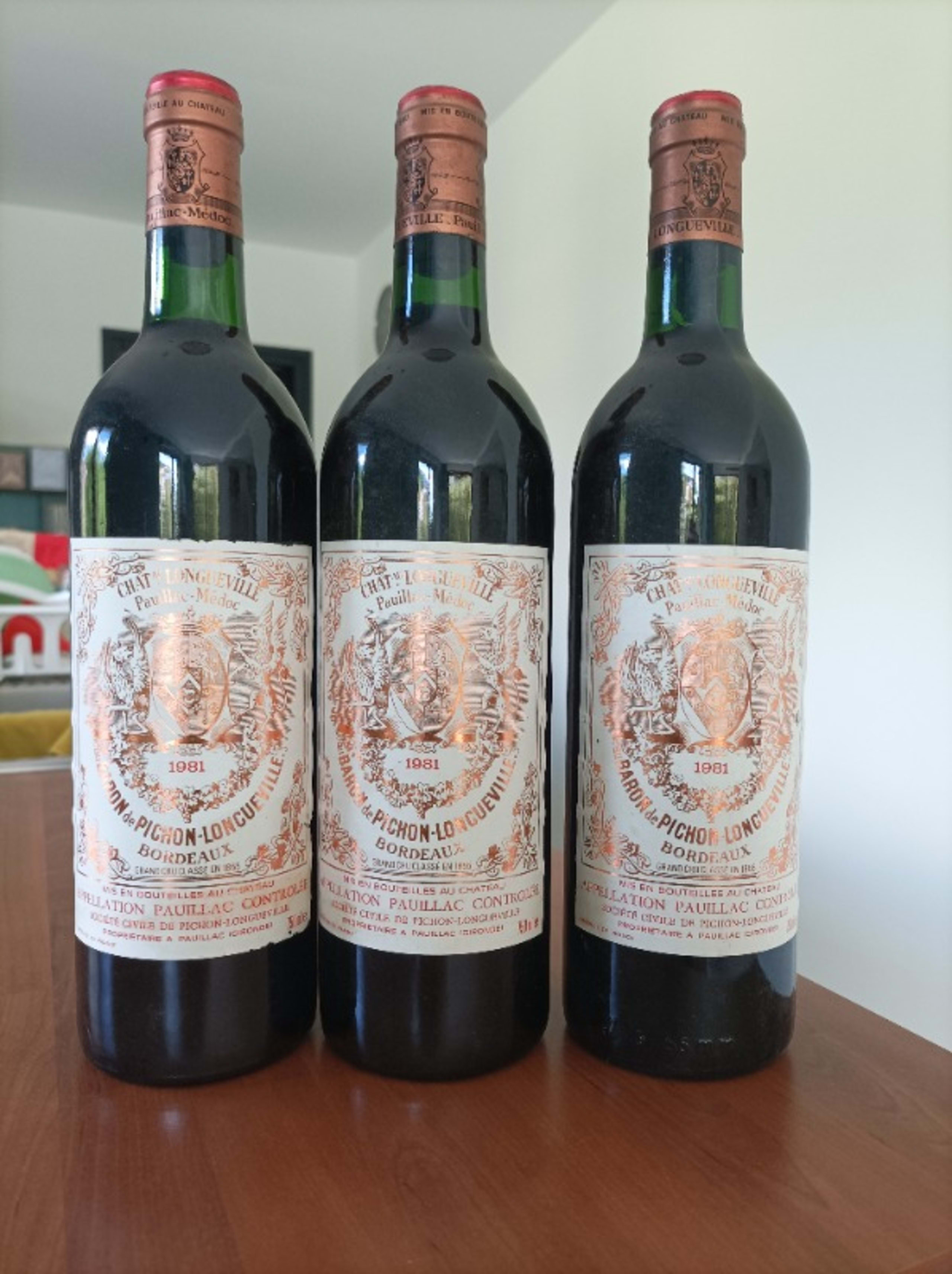 3 x Au Baron de Longueville, château Pichon Longueville, Pauillac, 1981