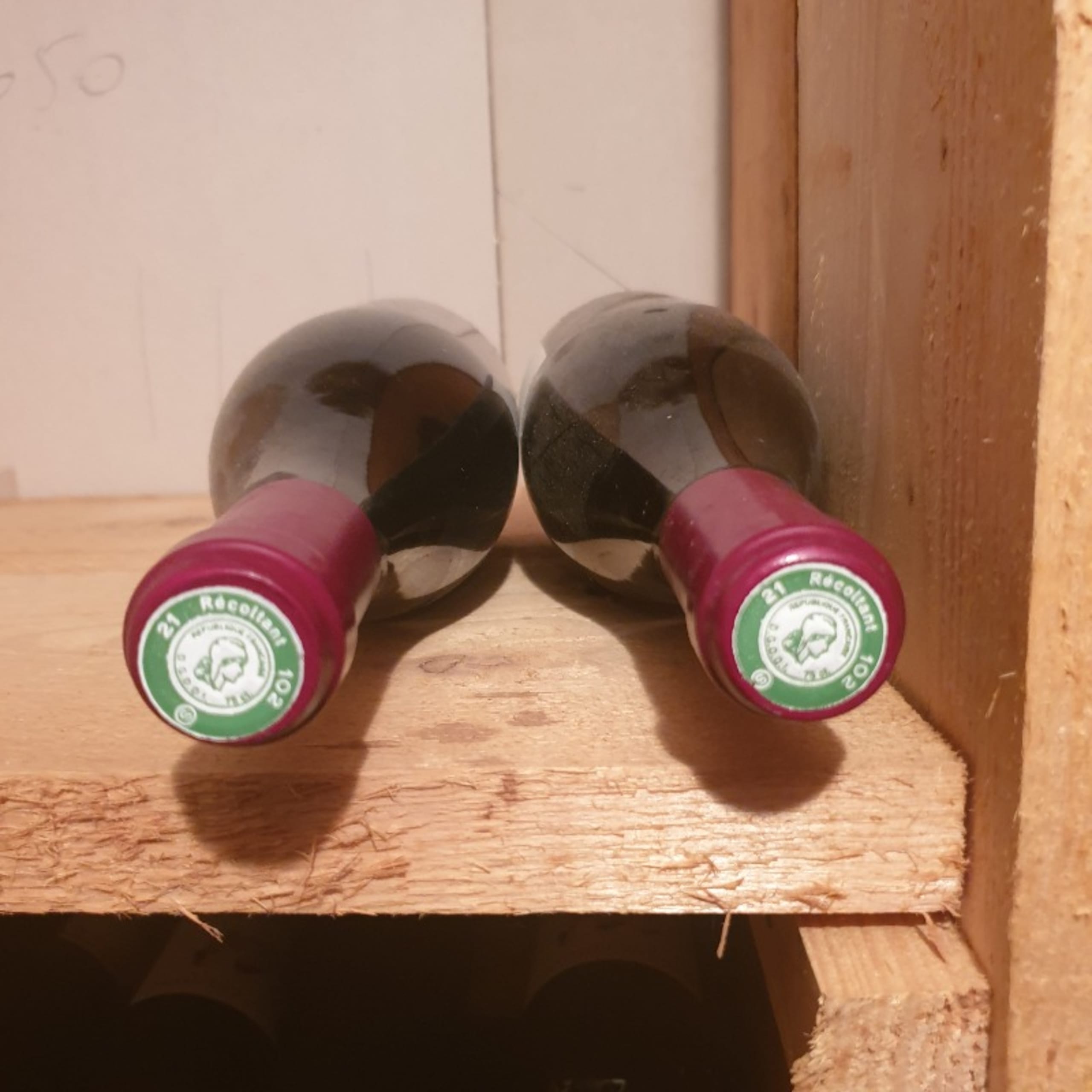 Caps
