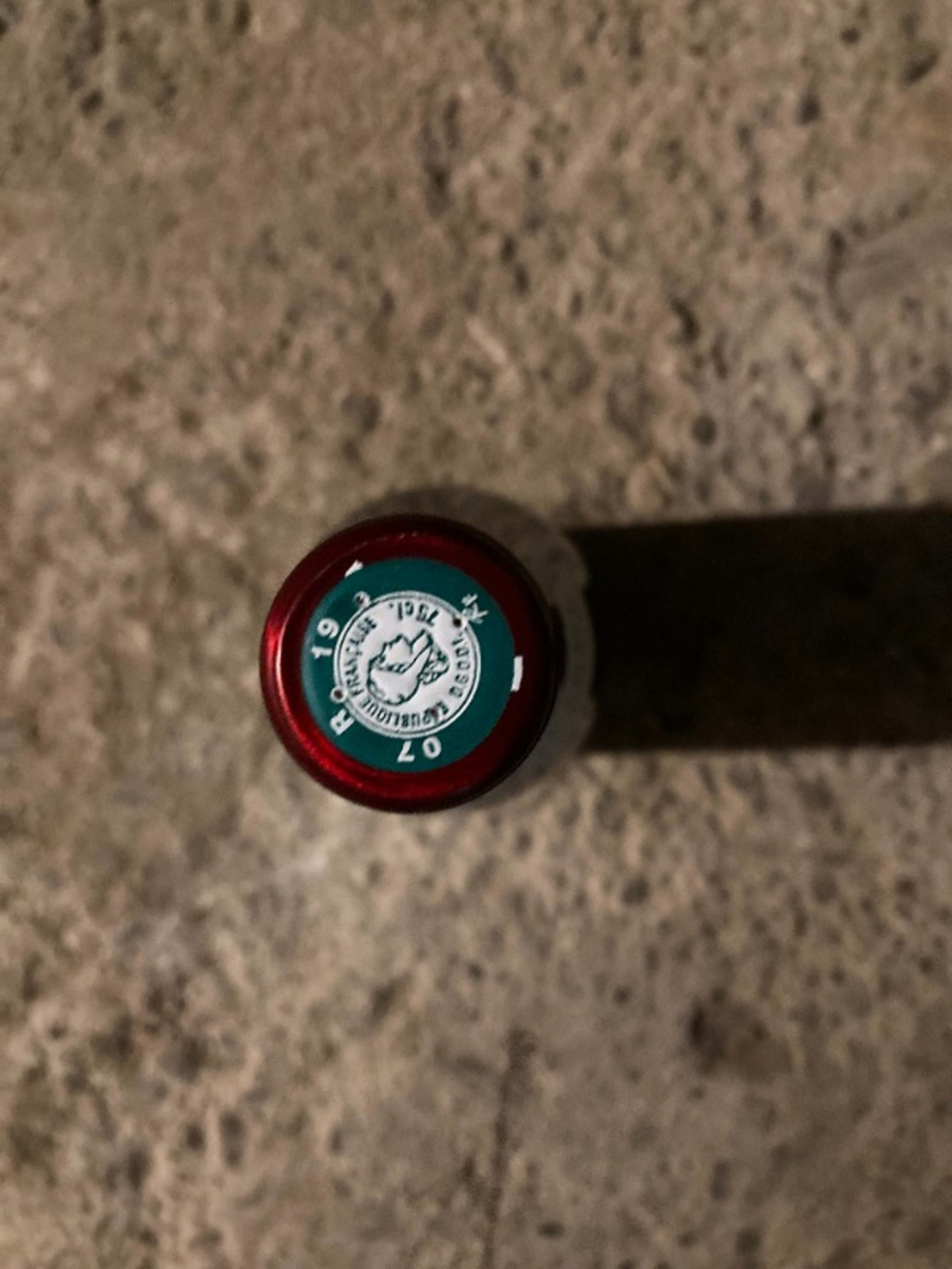 Caps