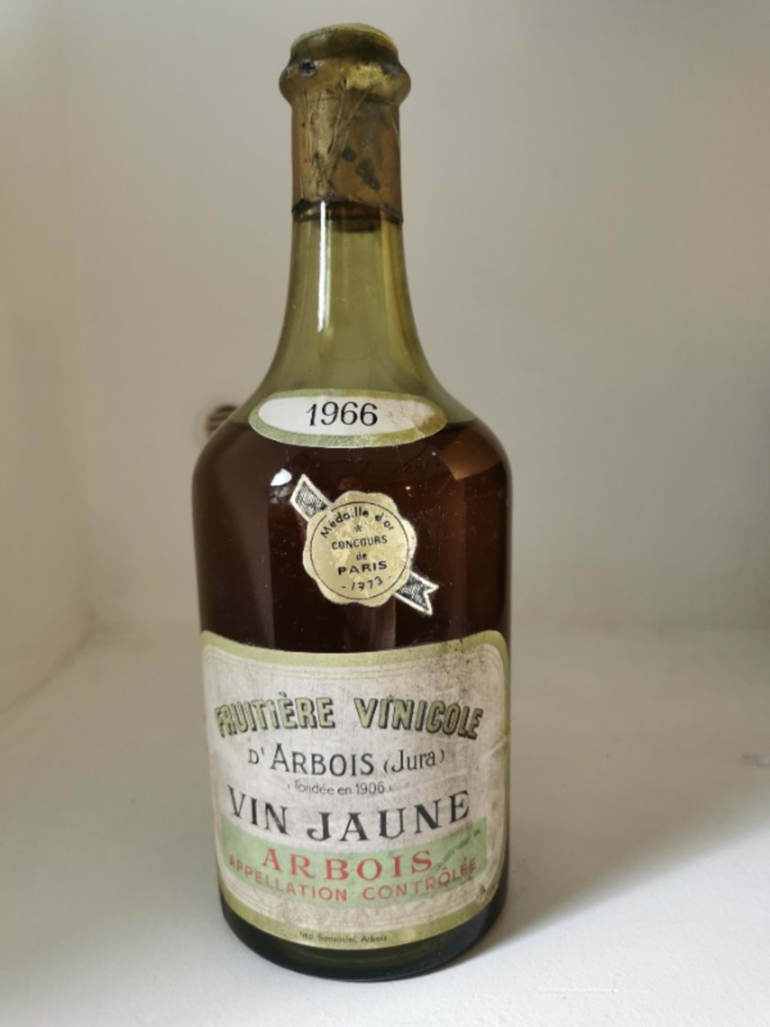Vin Jaune, Fruitière Vinicole, Arbois, 1966 (62cl)
