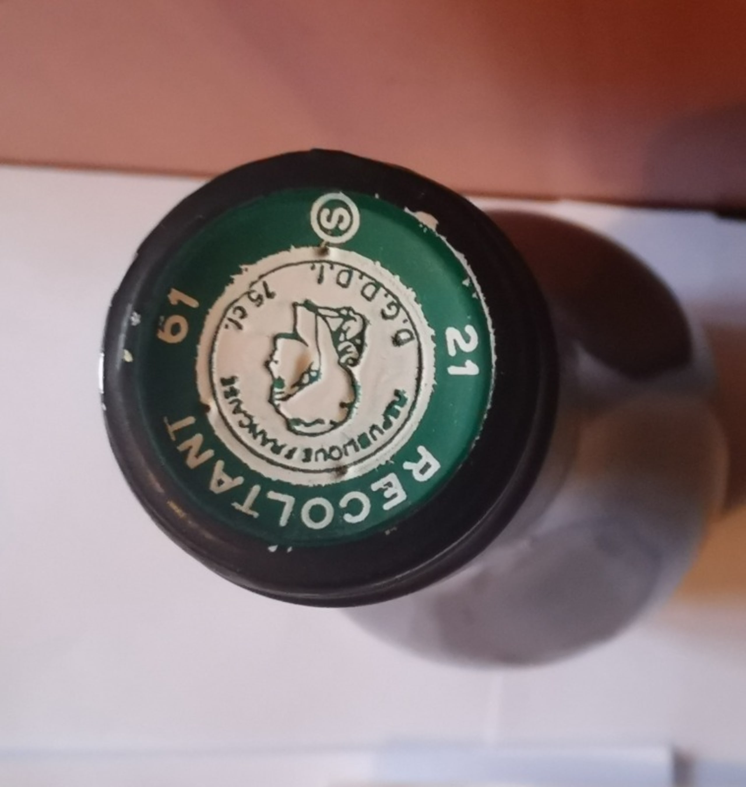Caps