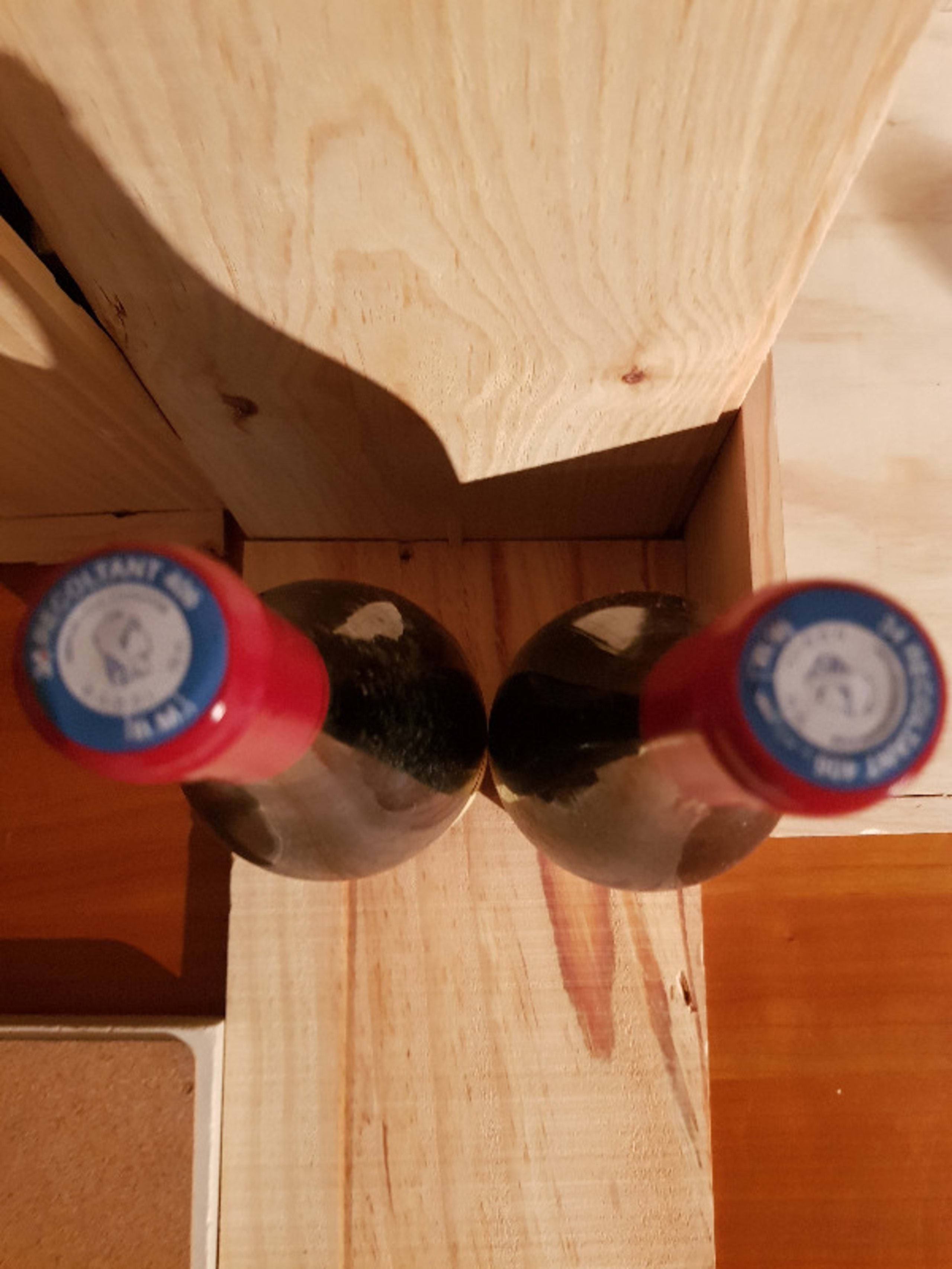 Caps