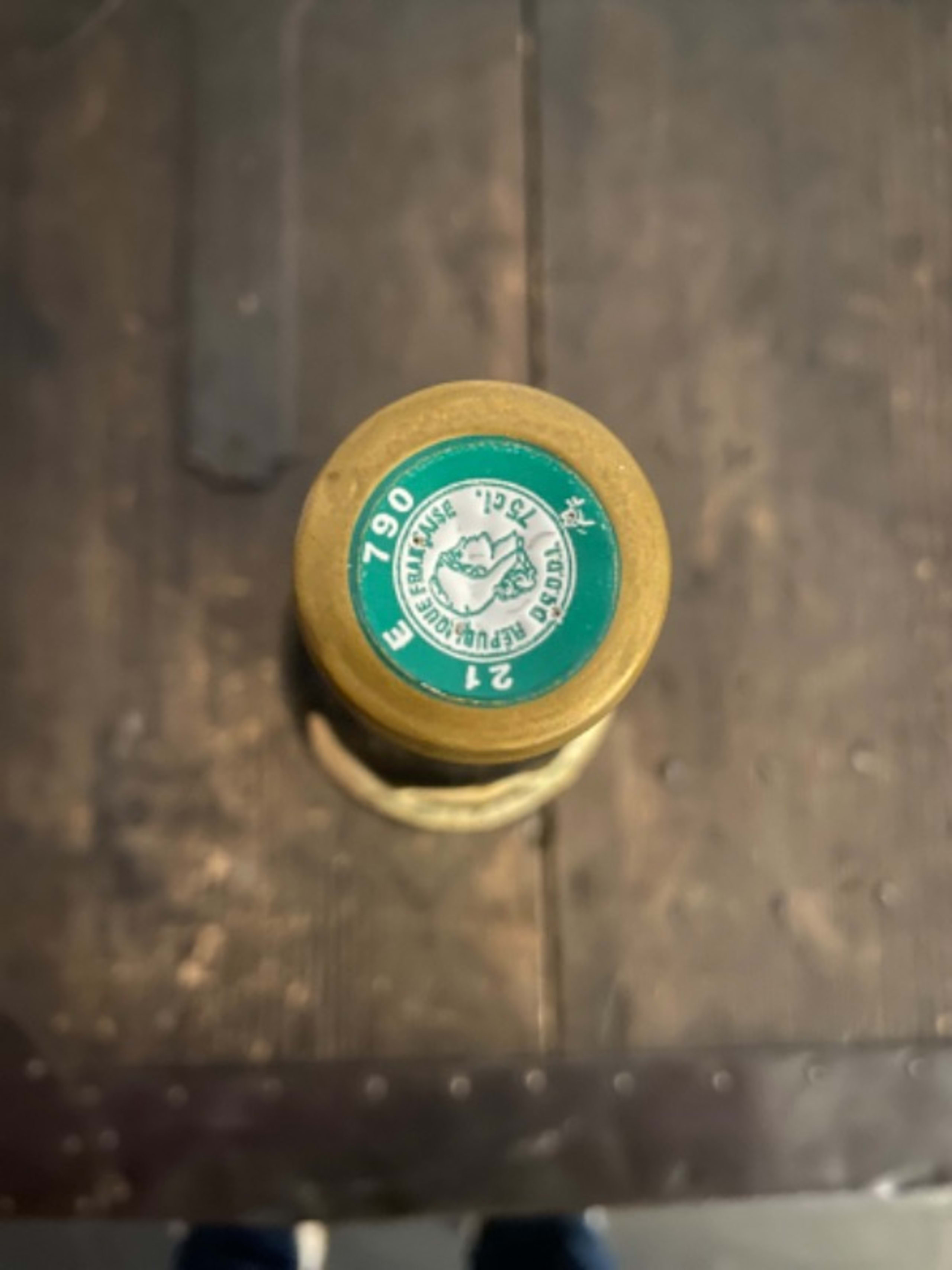 Caps
