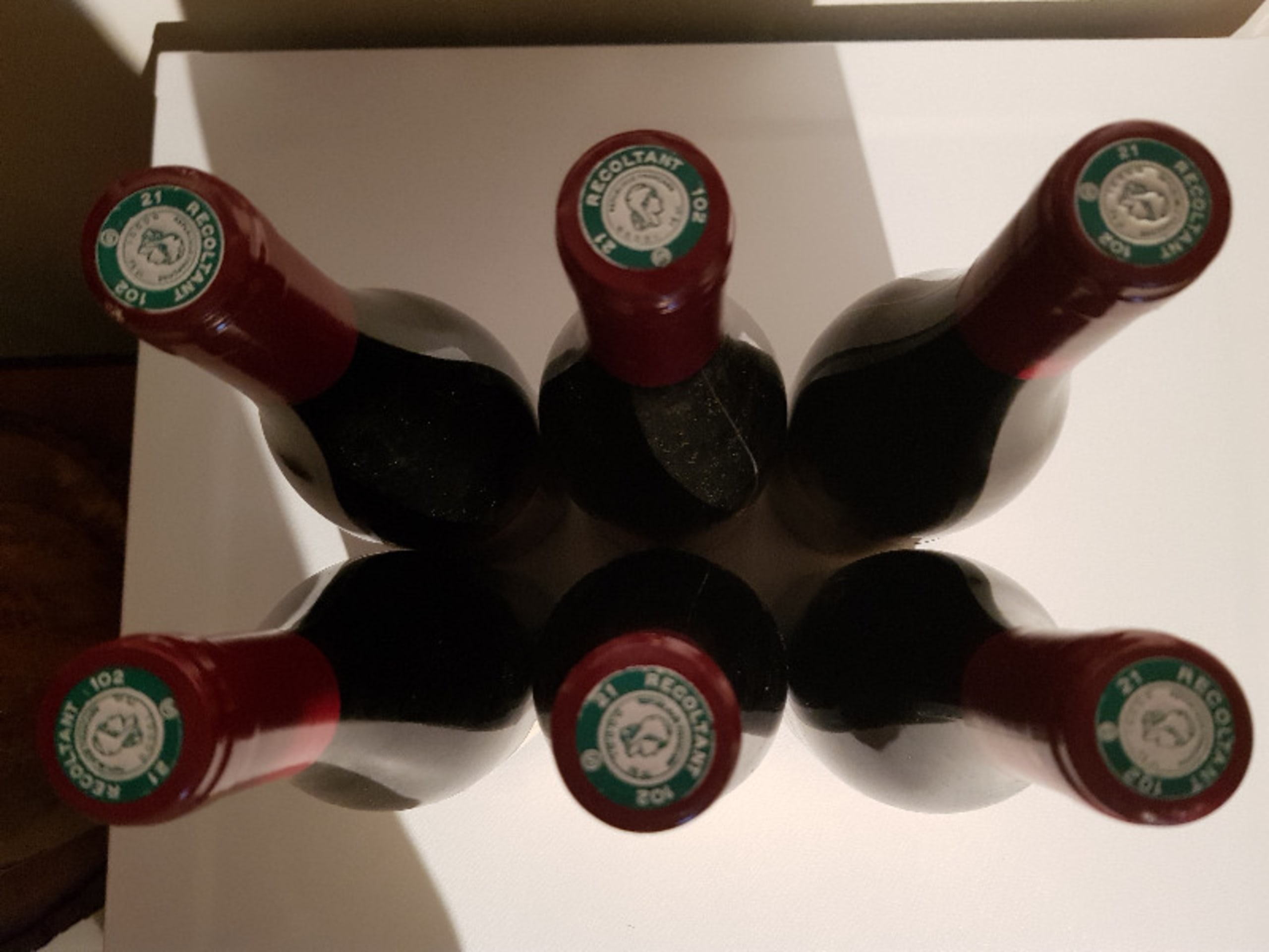 Caps