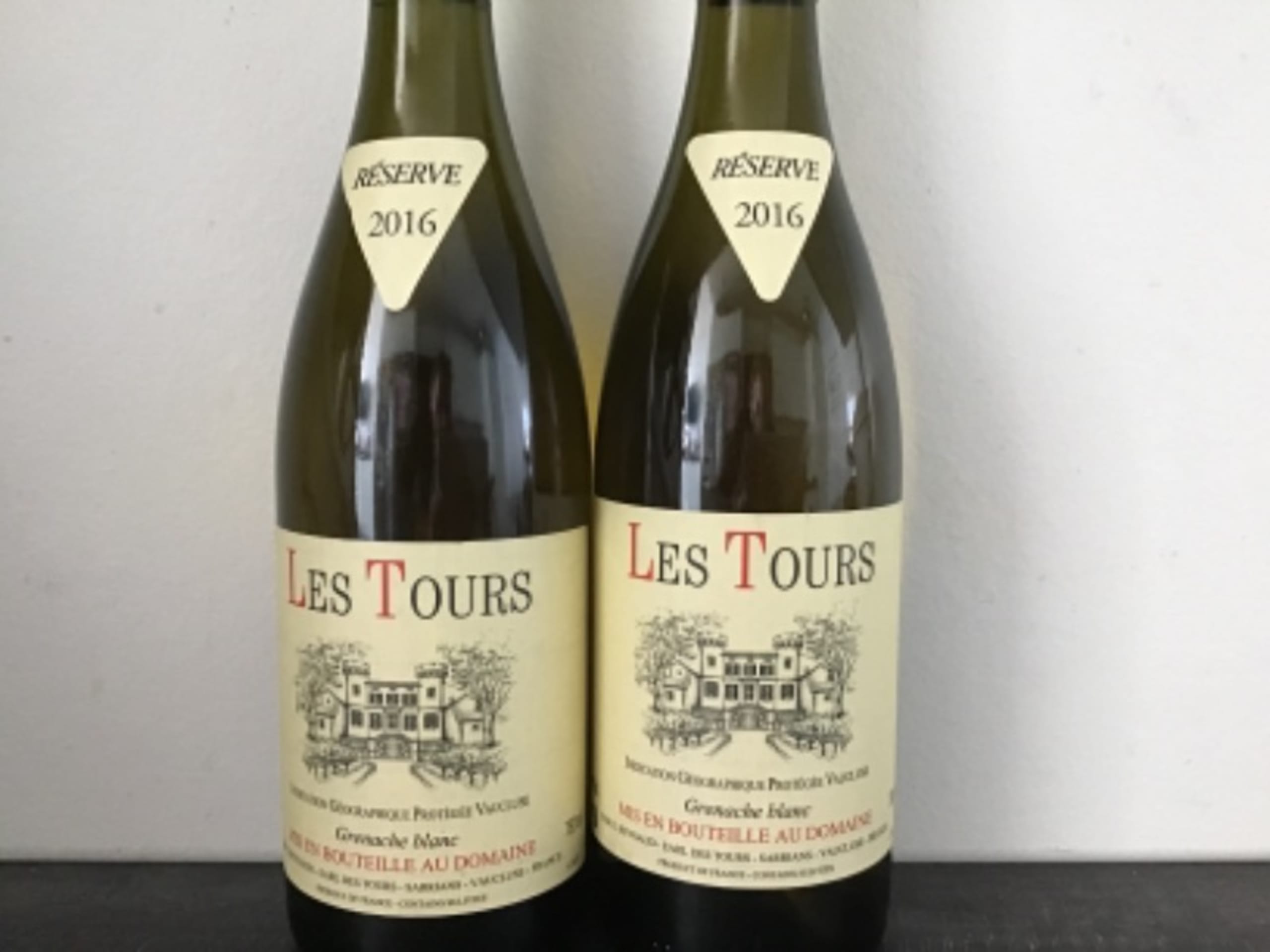 2 x Vin de Pays du Vaucluse, Grenache blanc, Les Tours, 2016