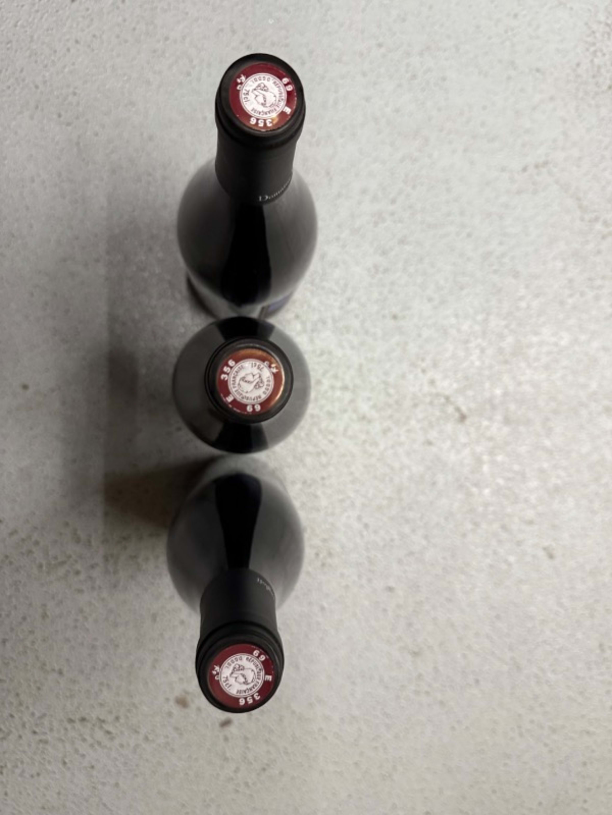 Caps